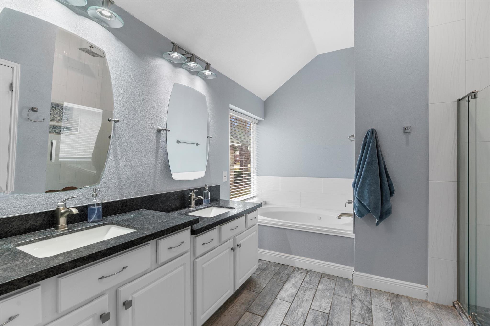 813 Indian Run Dr, Pflugerville, TX 78660