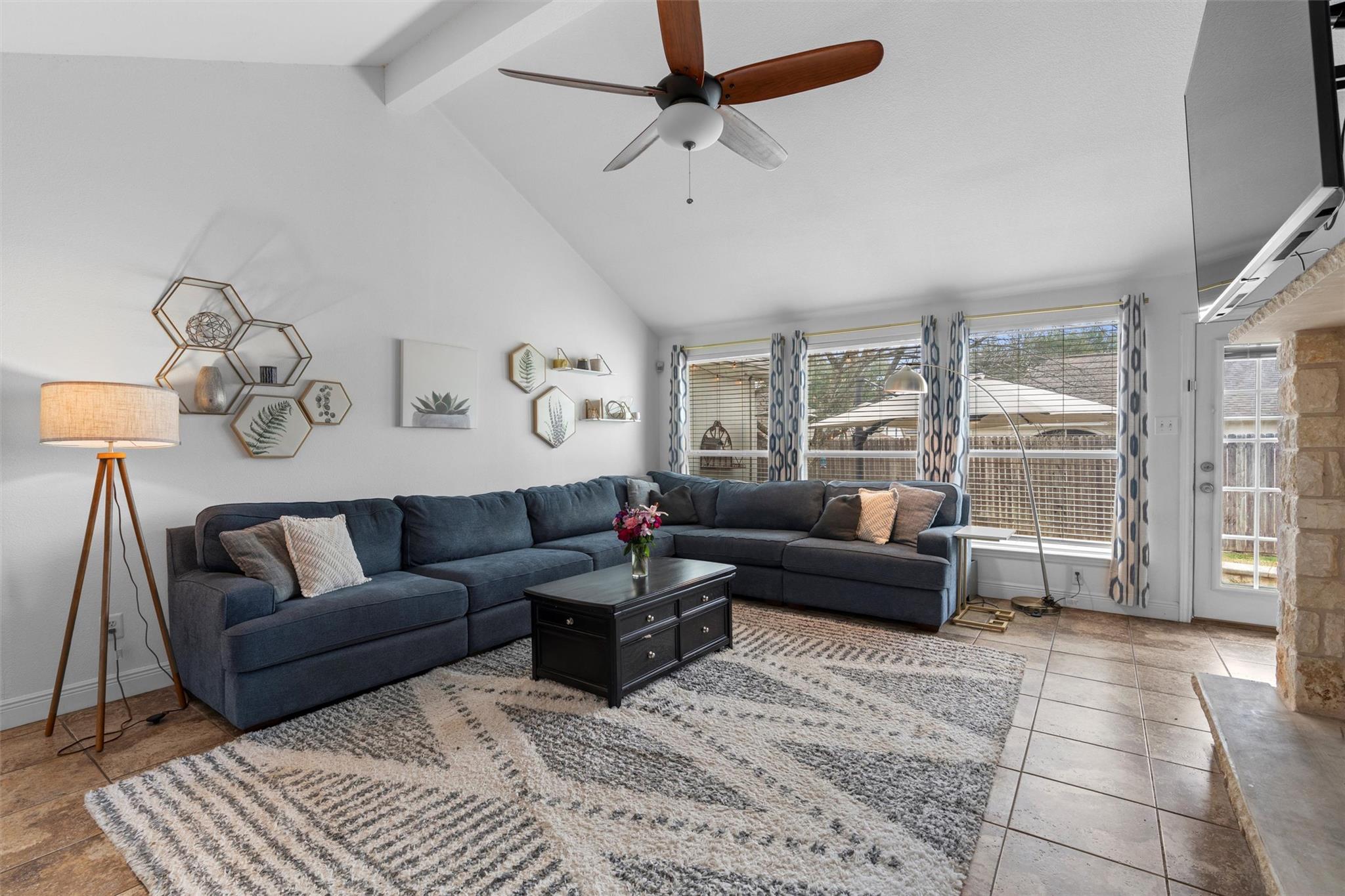 813 Indian Run Dr, Pflugerville, TX 78660