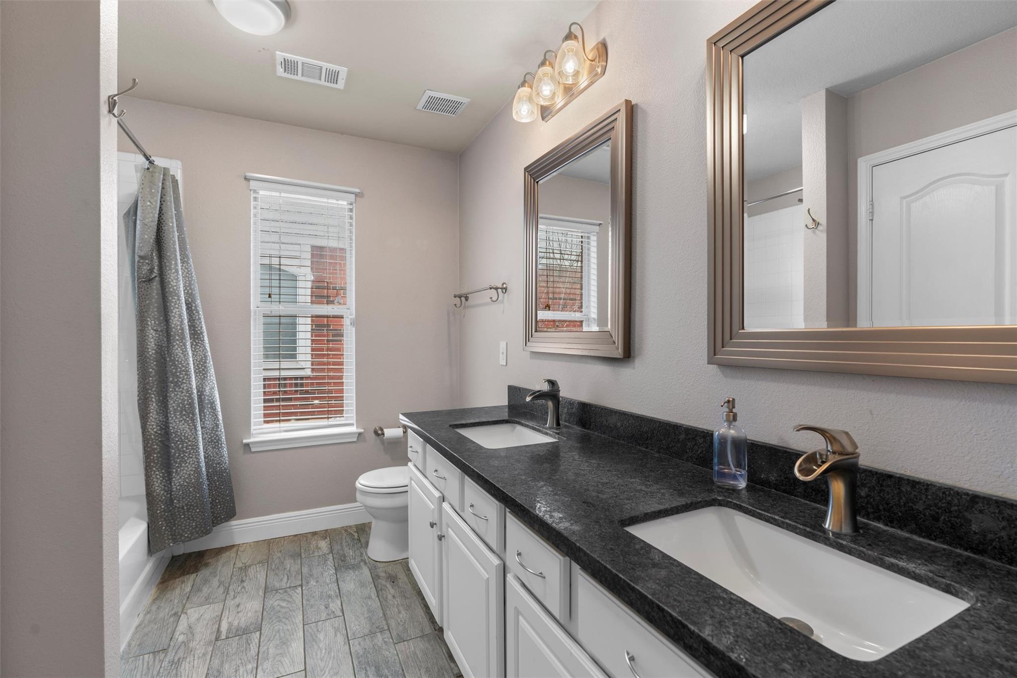 813 Indian Run Dr, Pflugerville, TX 78660