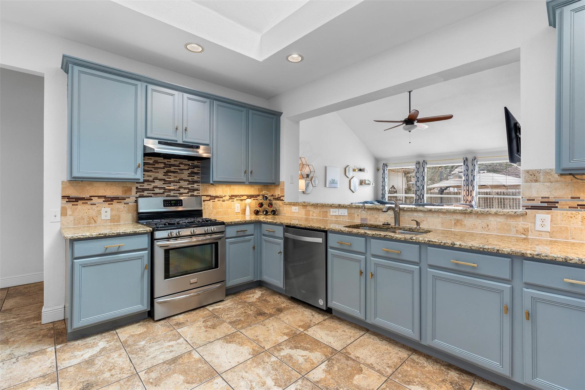 813 Indian Run Dr, Pflugerville, TX 78660