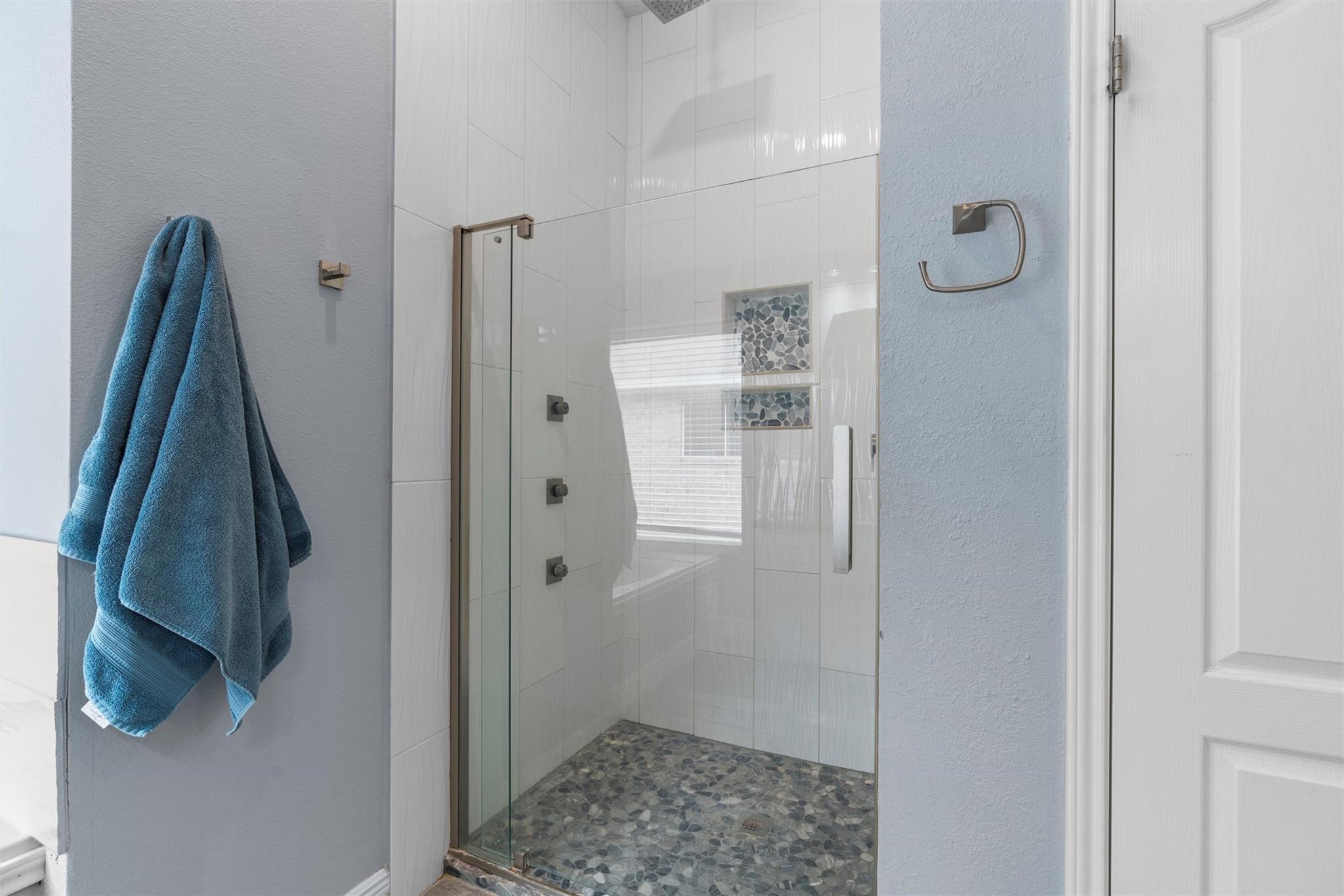 813 Indian Run Dr, Pflugerville, TX 78660