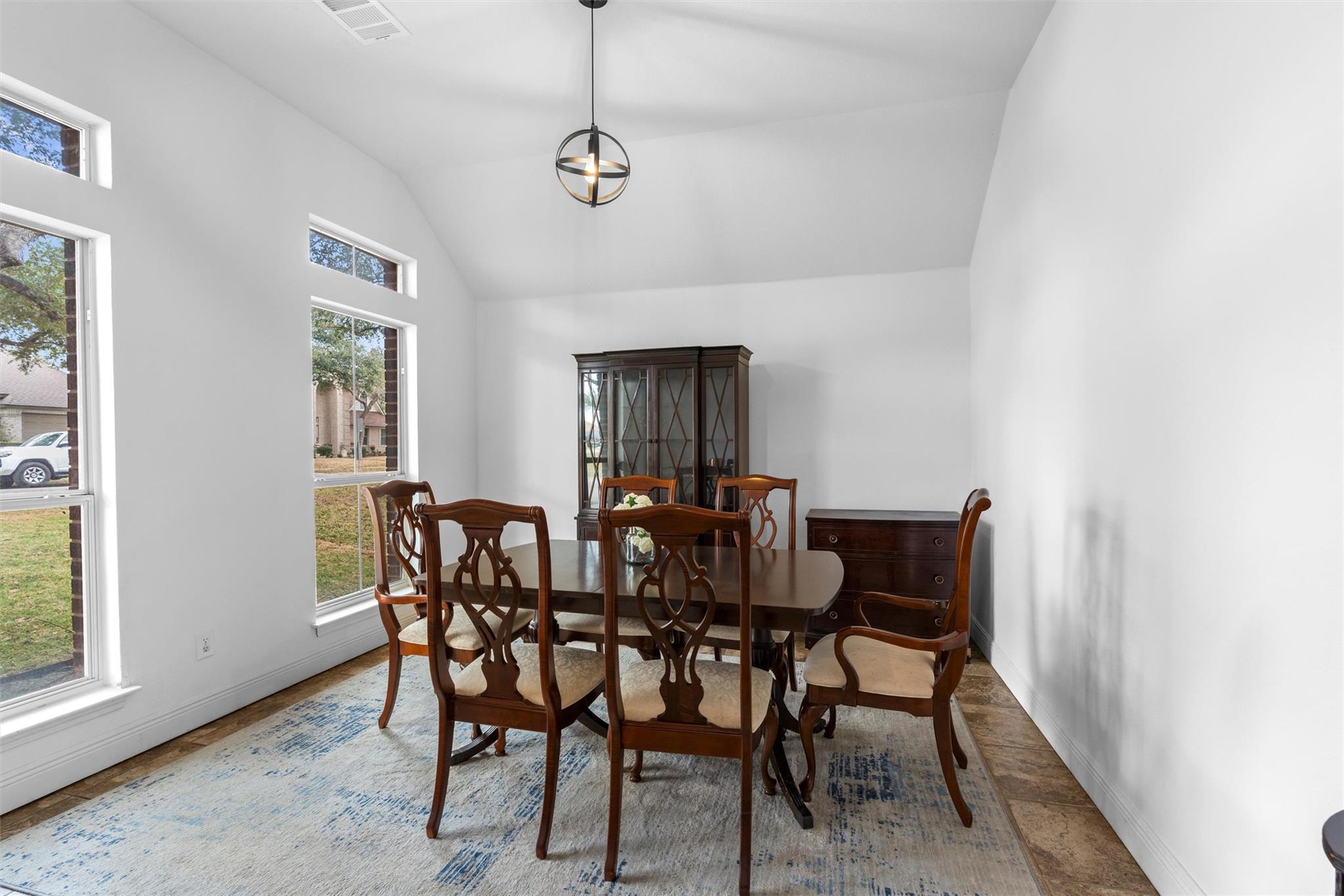 813 Indian Run Dr, Pflugerville, TX 78660