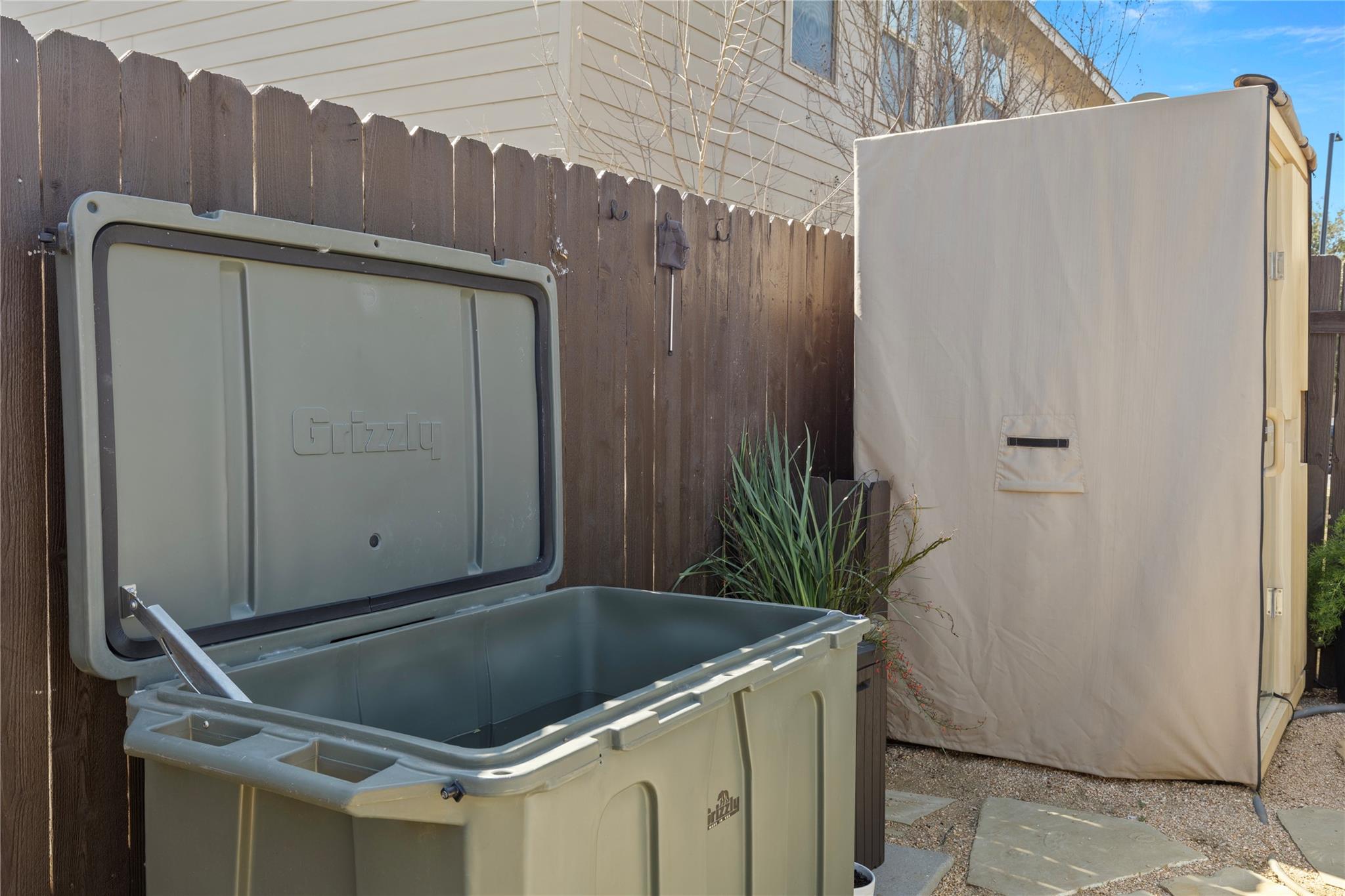 7400 S Glenn St, Austin, TX 78744