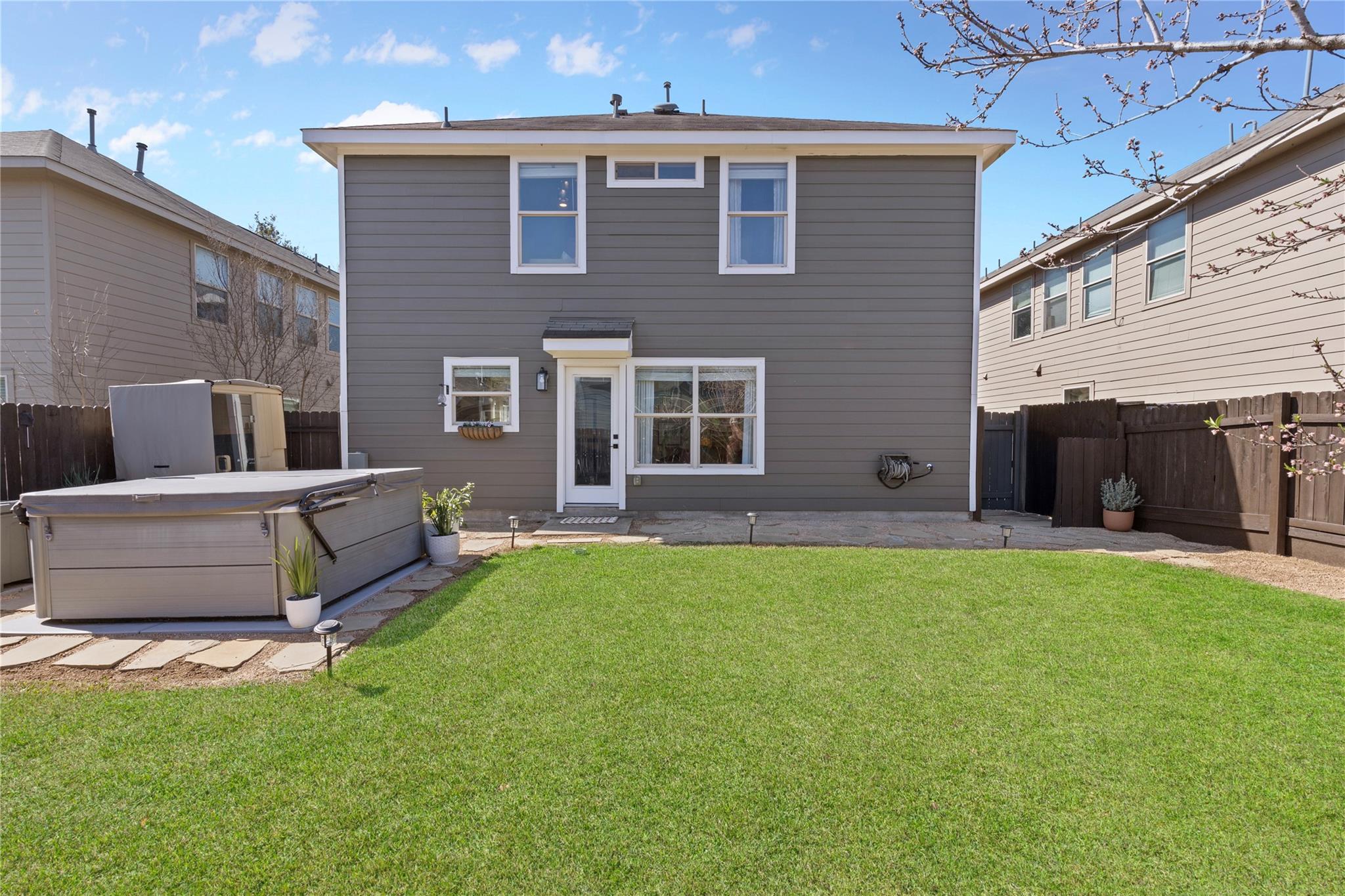 7400 S Glenn St, Austin, TX 78744