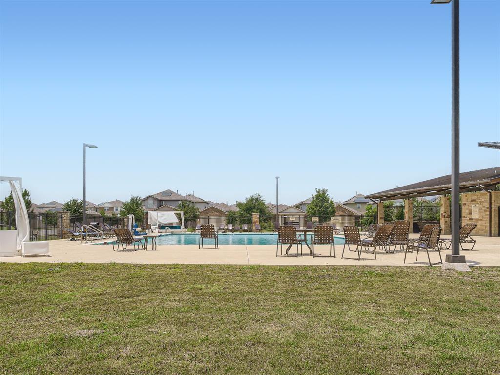 7400 S Glenn St, Austin, TX 78744