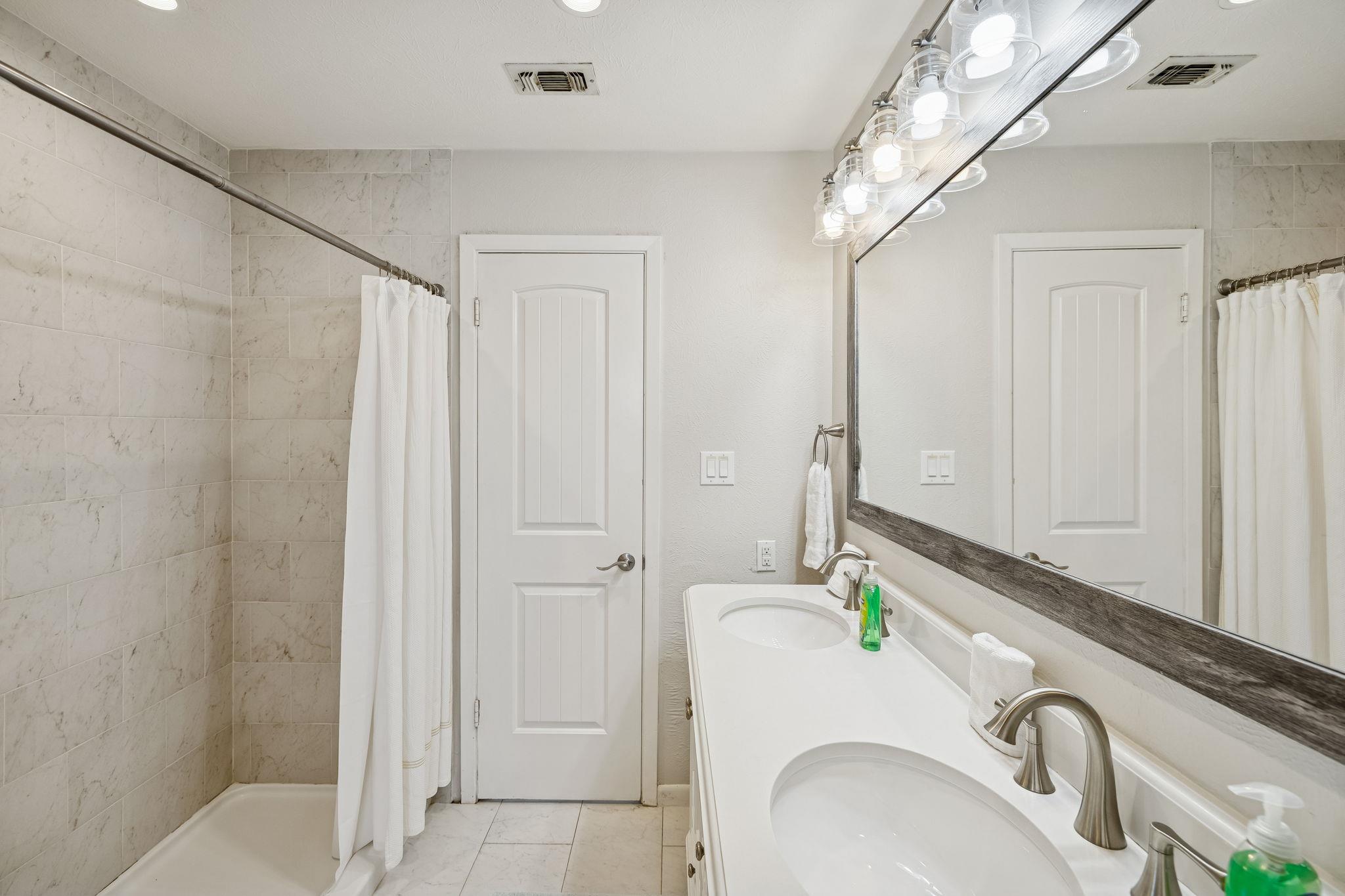 2270 Connie Dr, Canyon Lake, TX 78133