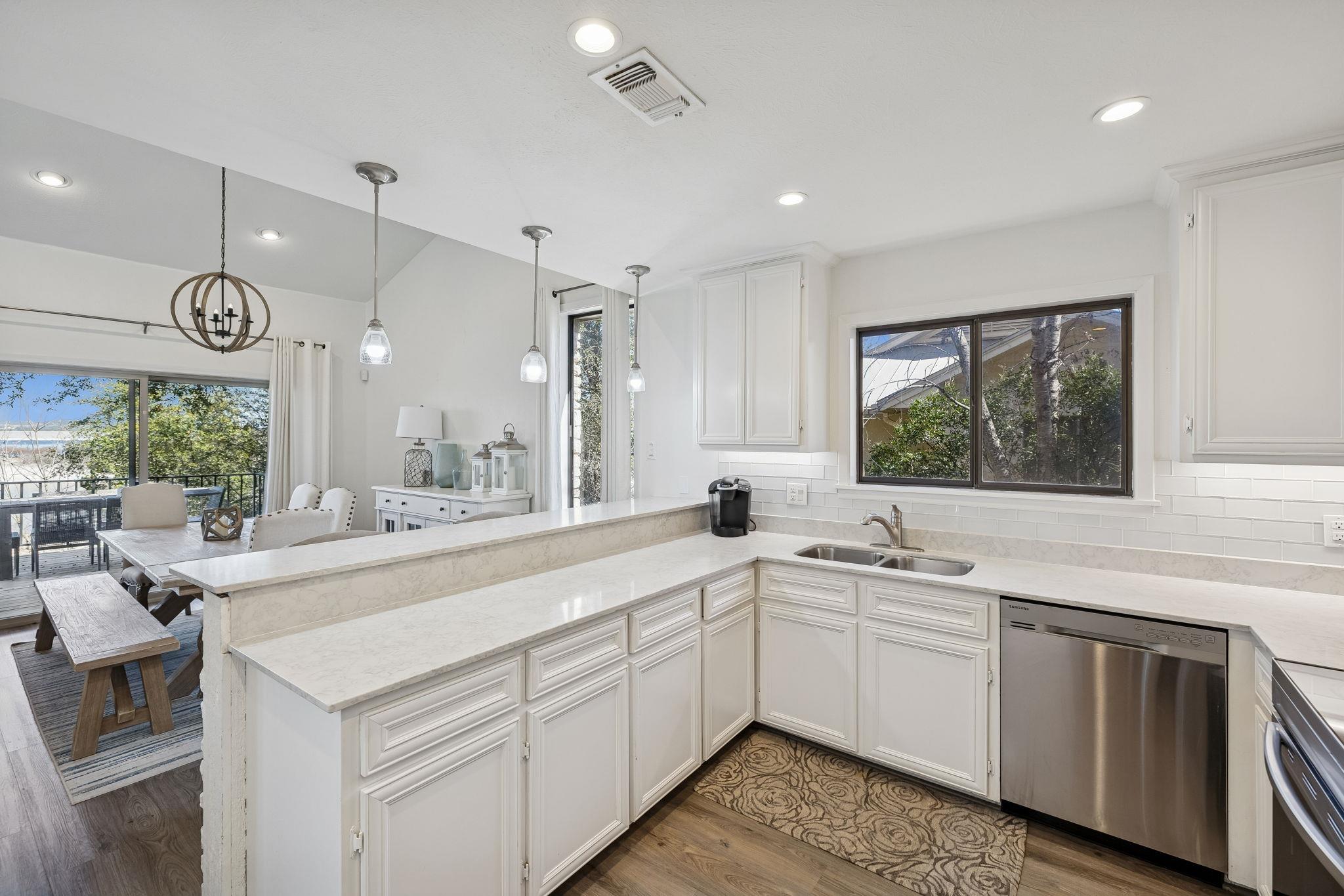 2270 Connie Dr, Canyon Lake, TX 78133