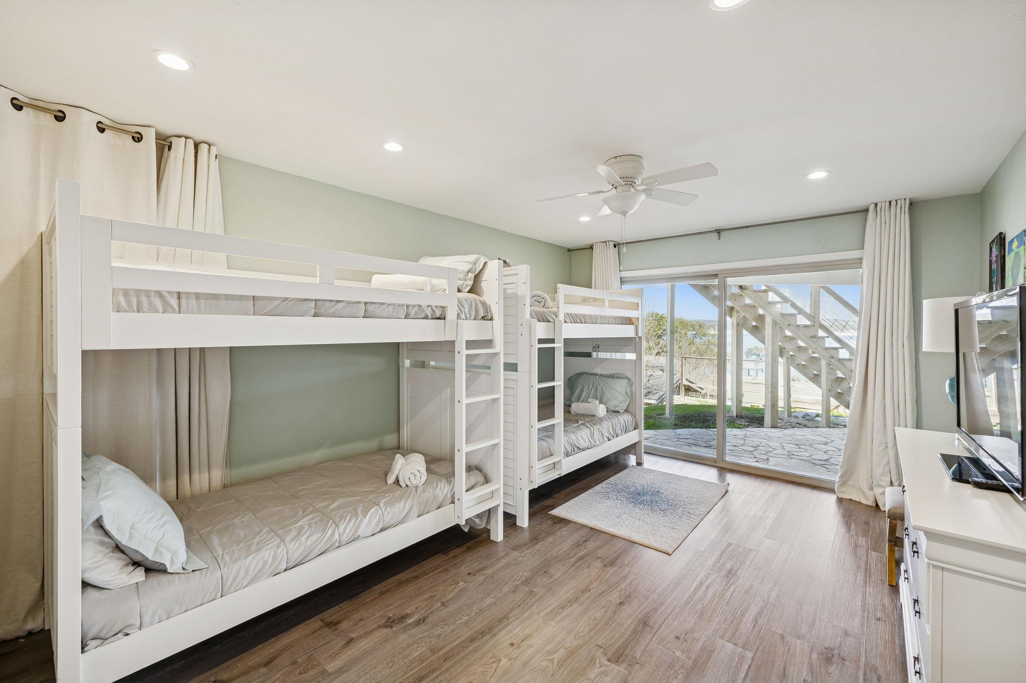 2270 Connie Dr, Canyon Lake, TX 78133