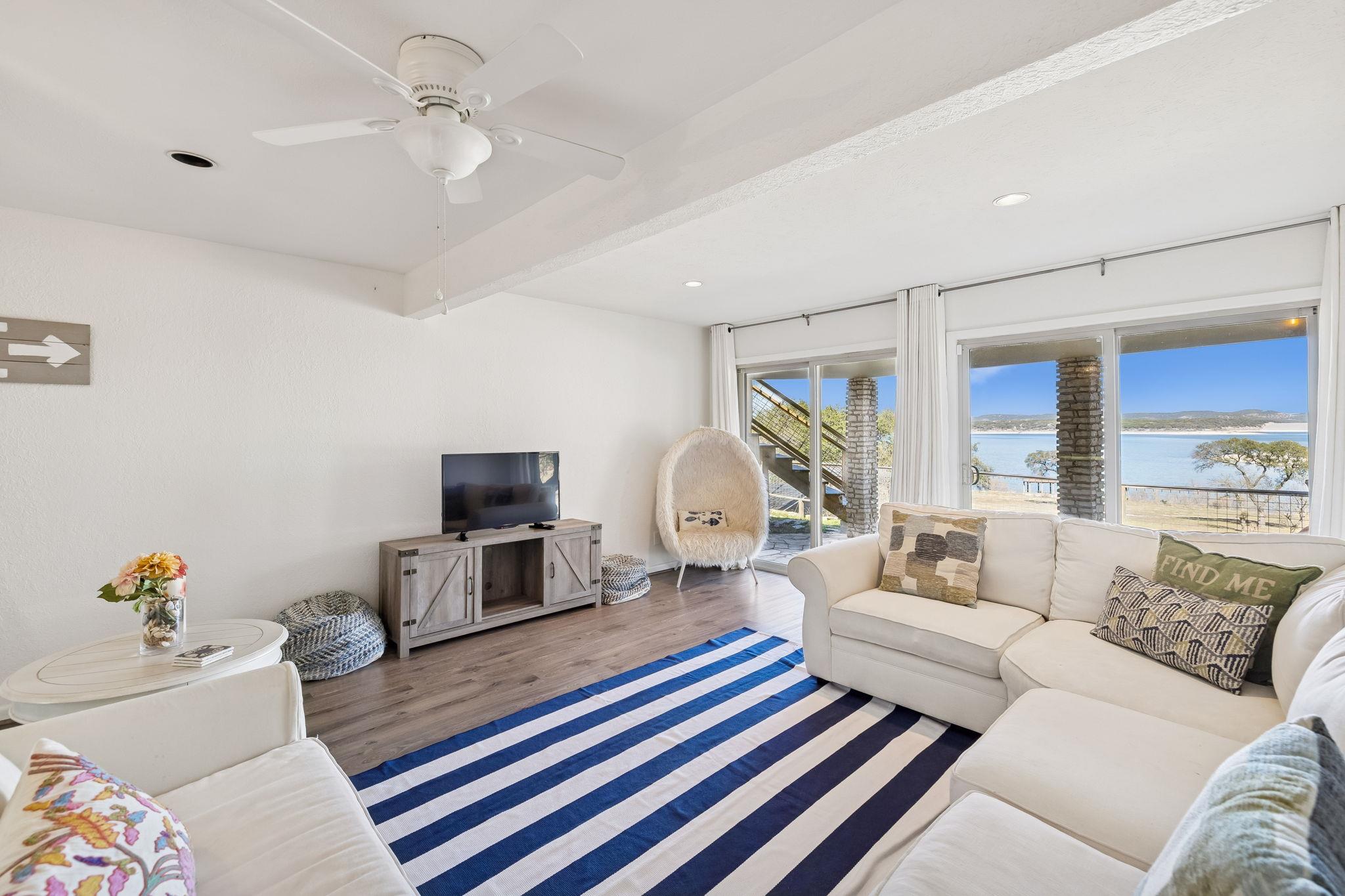 2270 Connie Dr, Canyon Lake, TX 78133