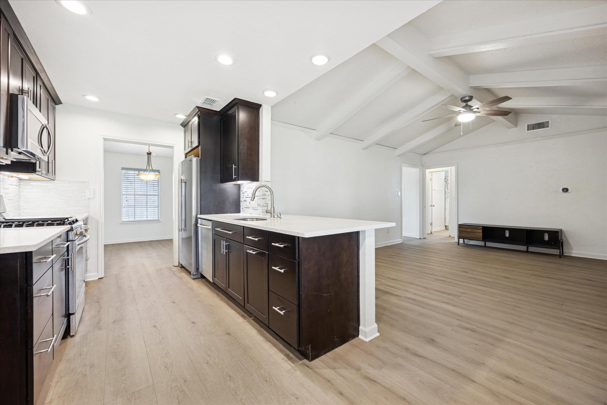 10512 Walnut Bend Dr, Austin, TX 78753