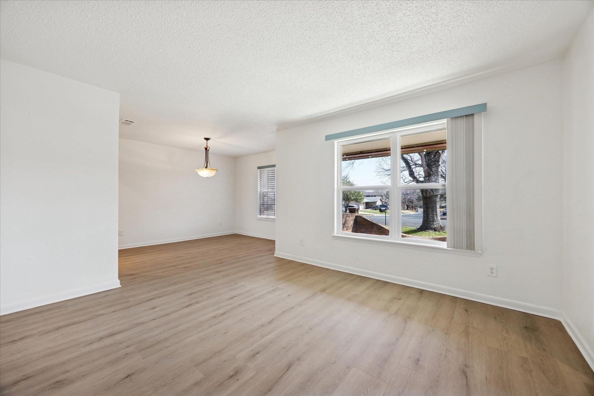 10512 Walnut Bend Dr, Austin, TX 78753