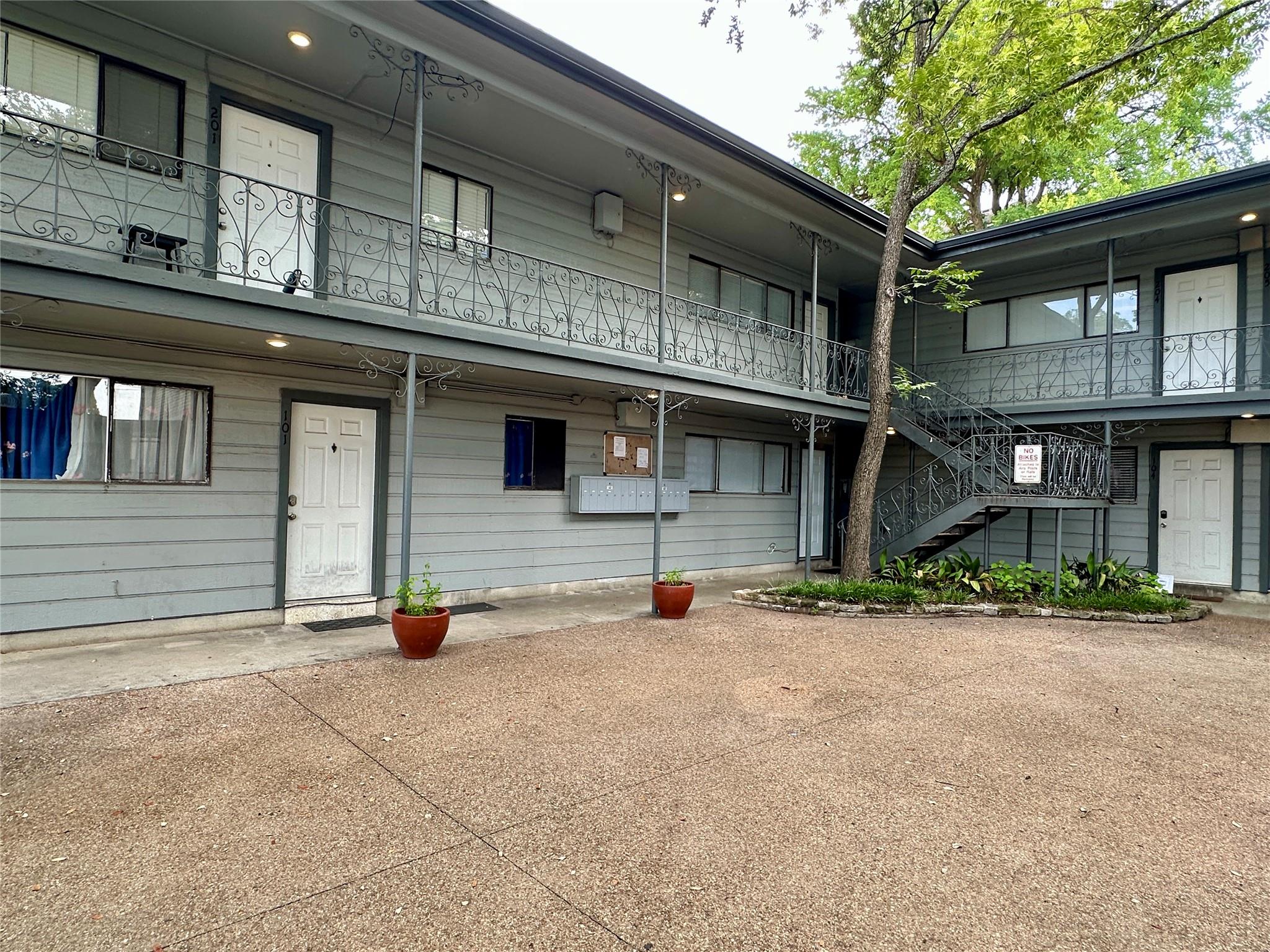 803 W 28th St # 106, Austin, TX 78705