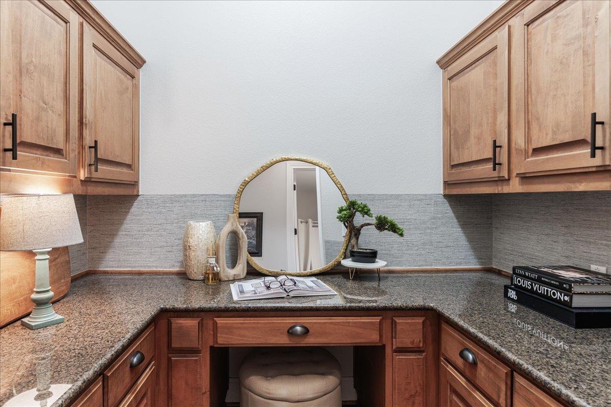 23 Prestonwood Cir, Lakeway, TX 78734