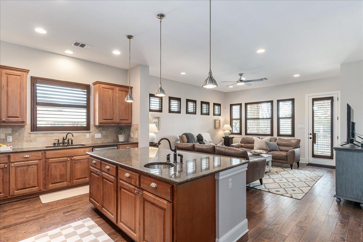 23 Prestonwood Cir, Lakeway, TX 78734