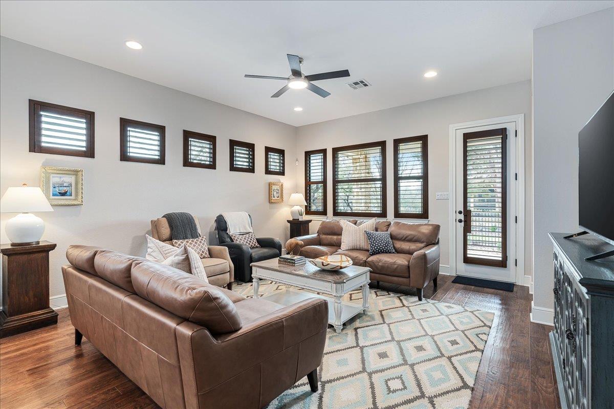 23 Prestonwood Cir, Lakeway, TX 78734