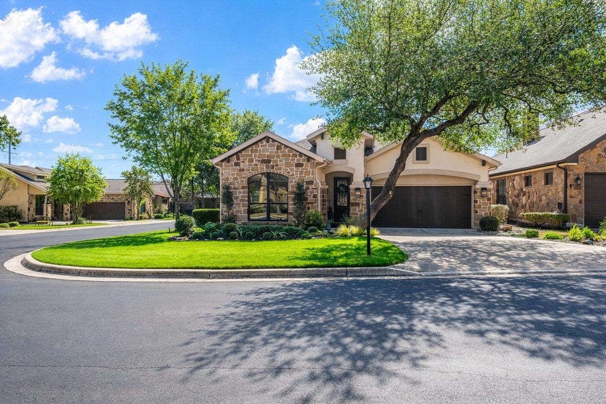 23 Prestonwood Cir, Lakeway, TX 78734
