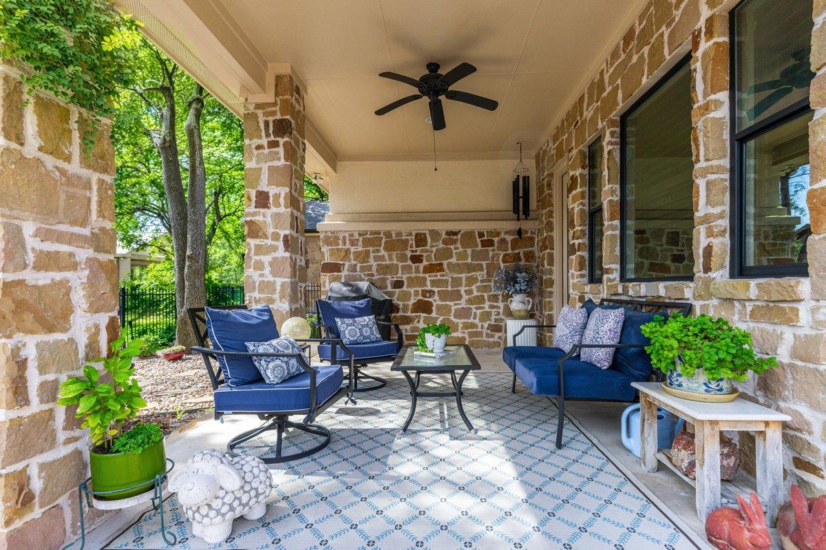 23 Prestonwood Cir, Lakeway, TX 78734