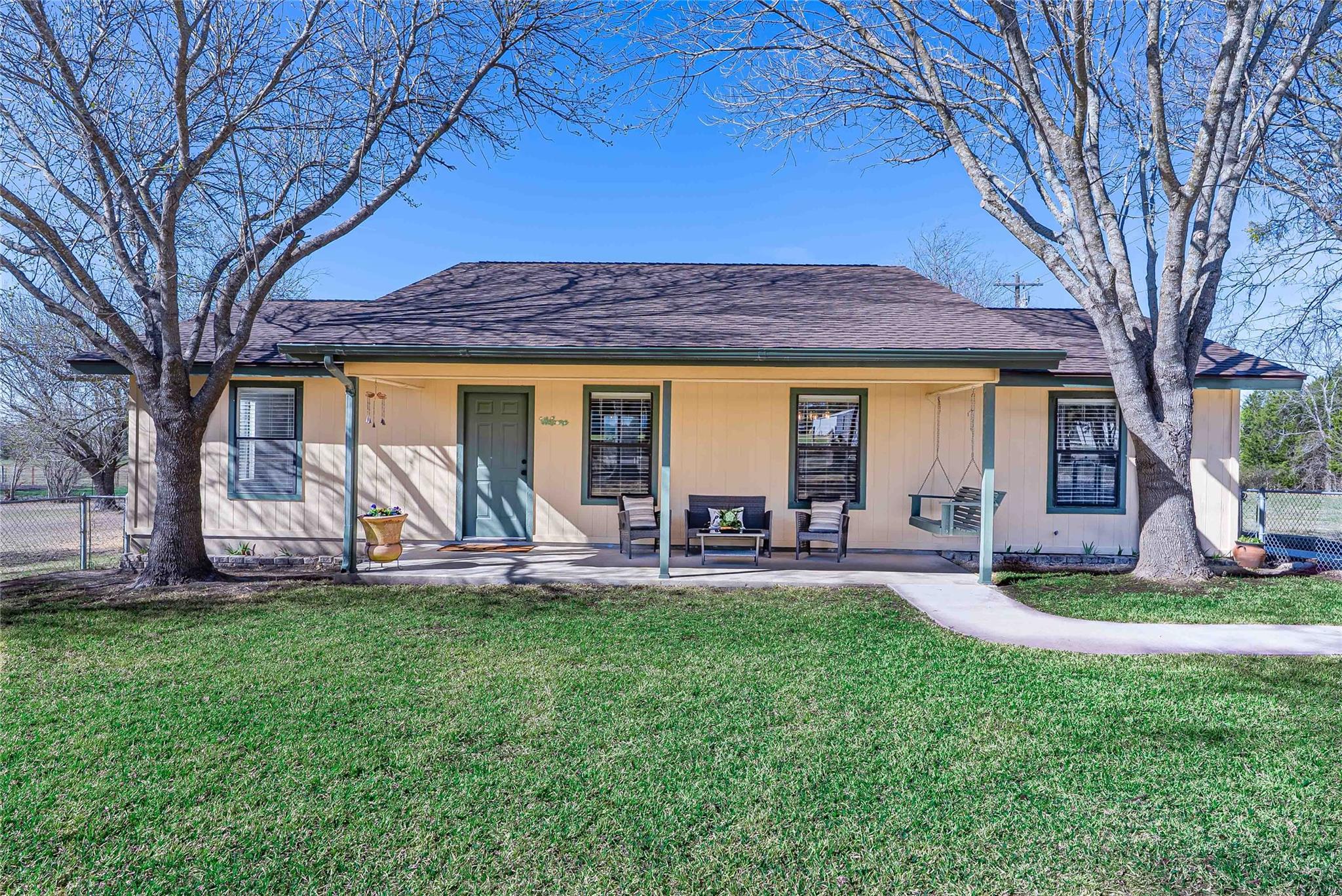 830 Live Oak Trl, Liberty Hill, TX 78642