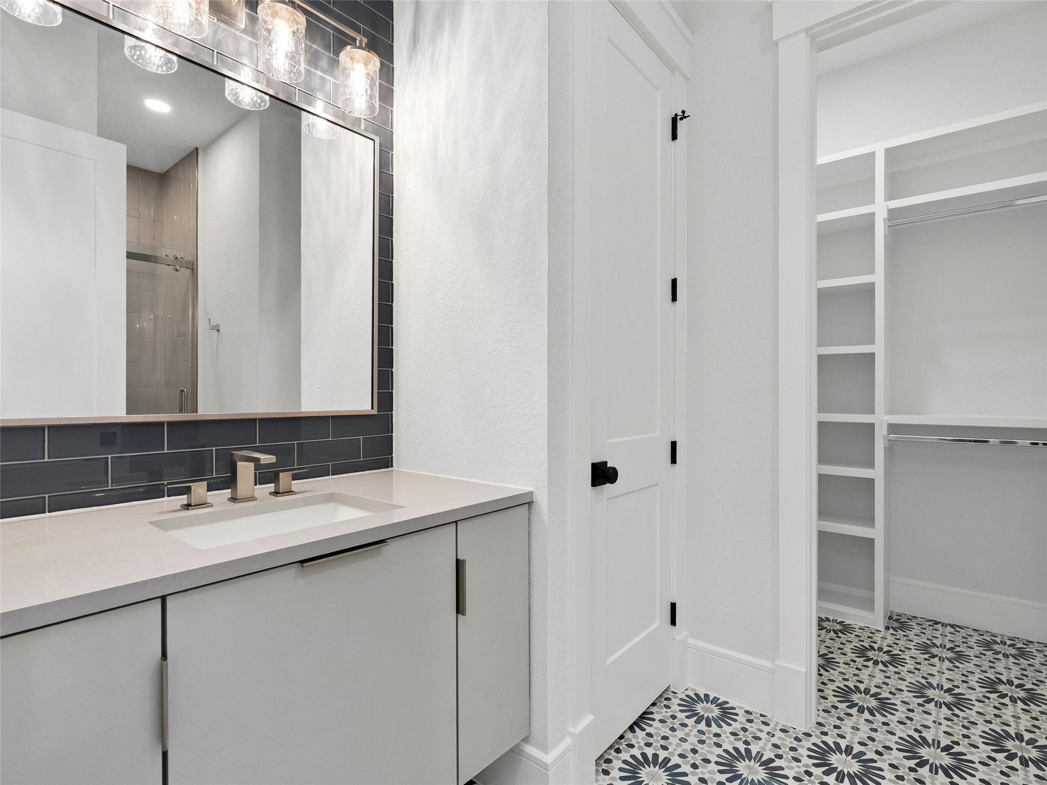 1709 Paradise Pkwy, Canyon Lake, TX 78133