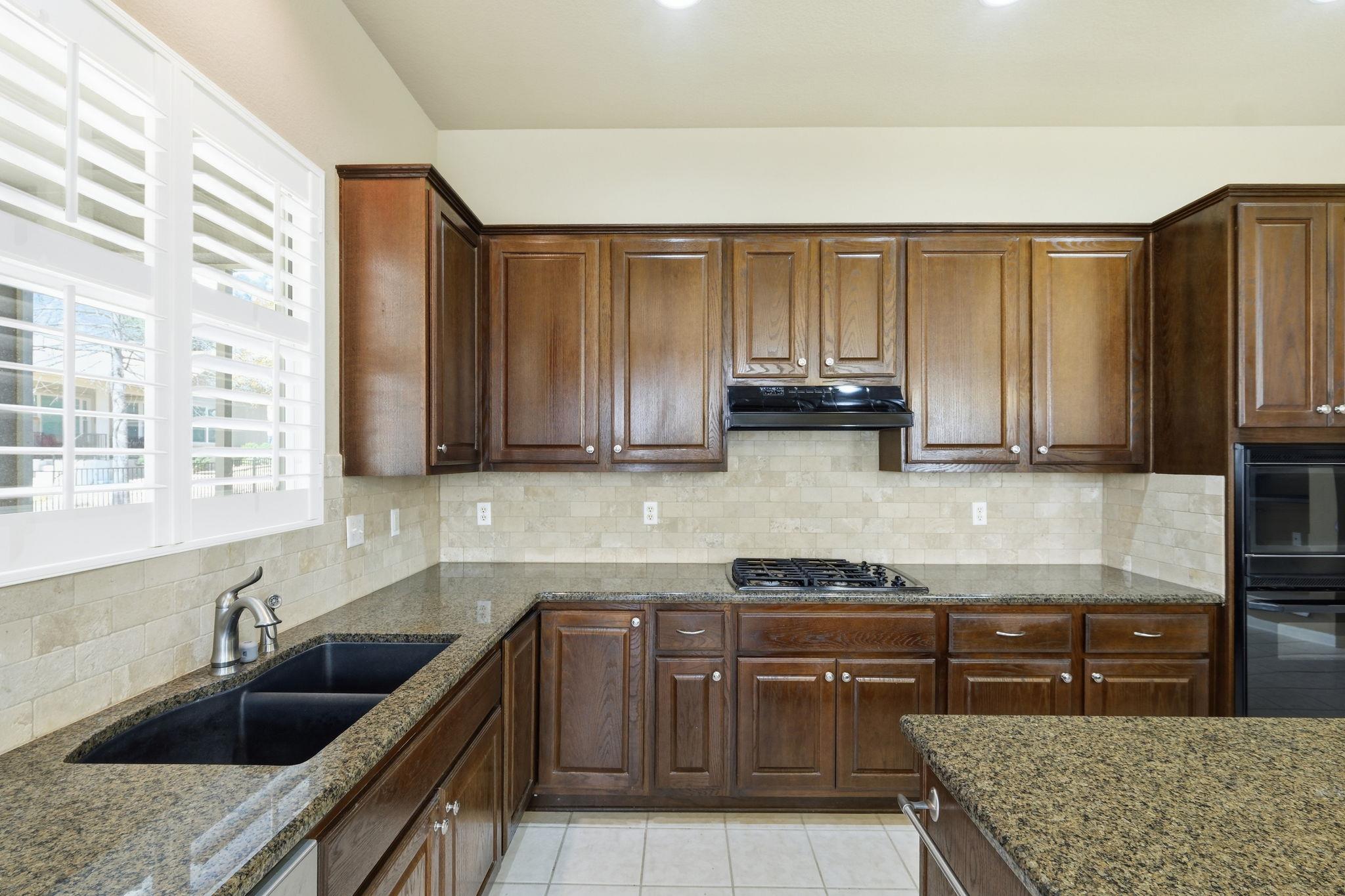 196 Whispering Wind Dr, Georgetown, TX 78633