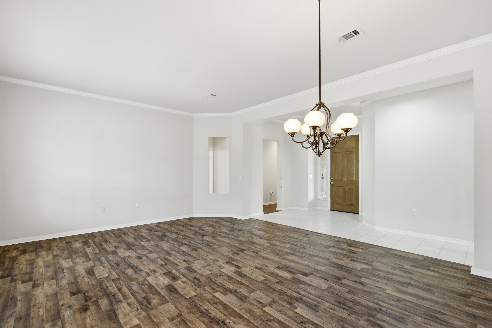 196 Whispering Wind Dr, Georgetown, TX 78633