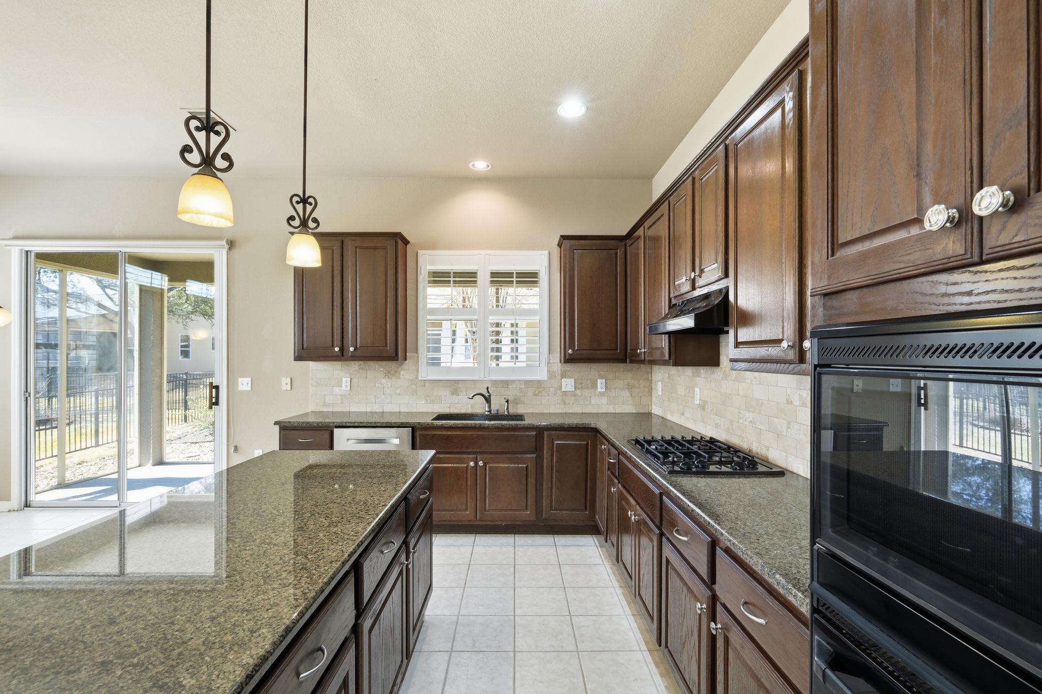 196 Whispering Wind Dr, Georgetown, TX 78633