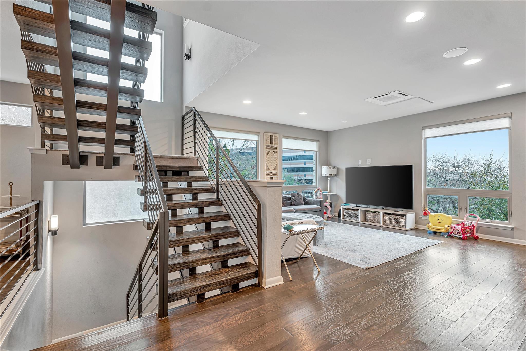 1142 Lost Creek Blvd # 12, Austin, TX 78746