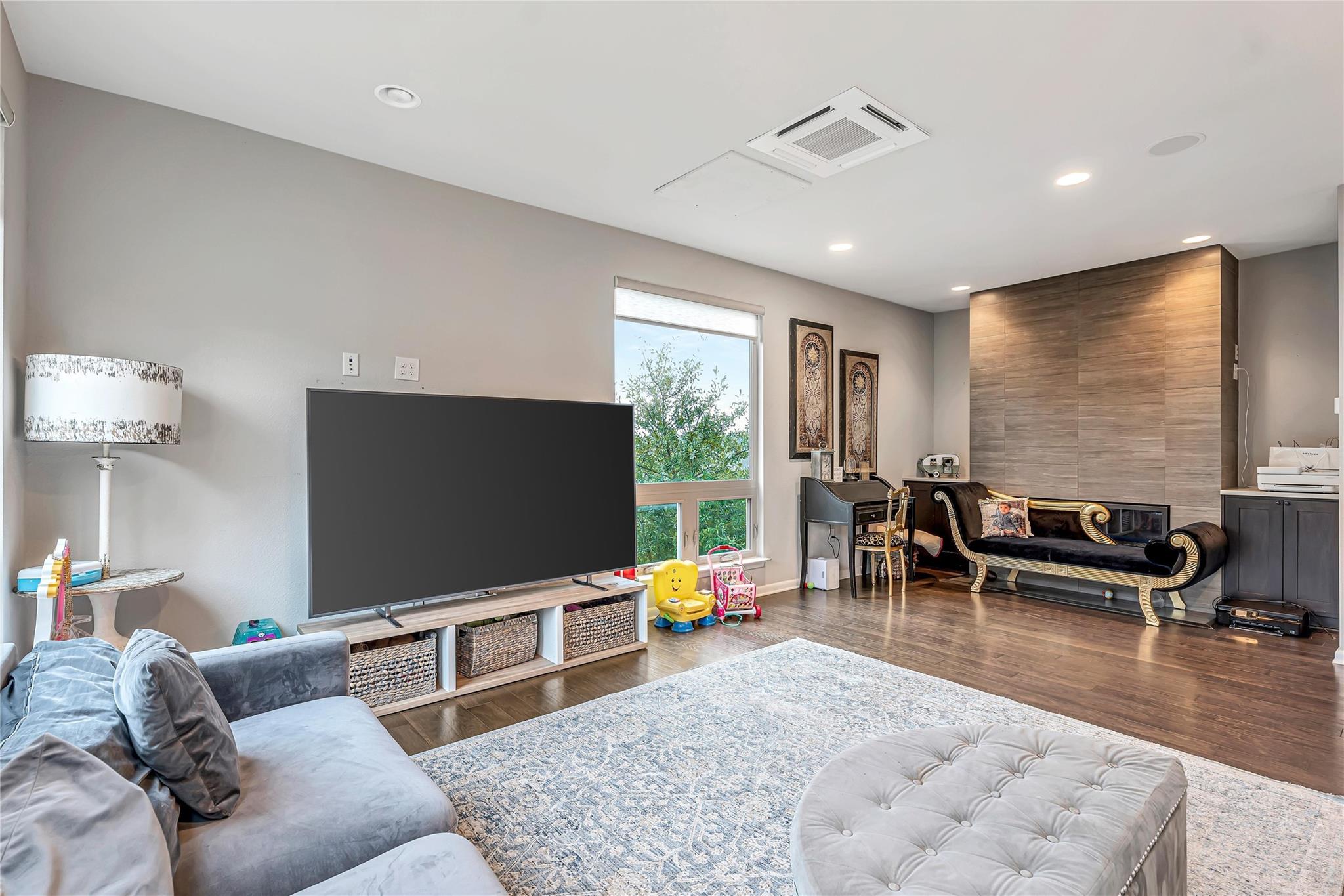 1142 Lost Creek Blvd # 12, Austin, TX 78746