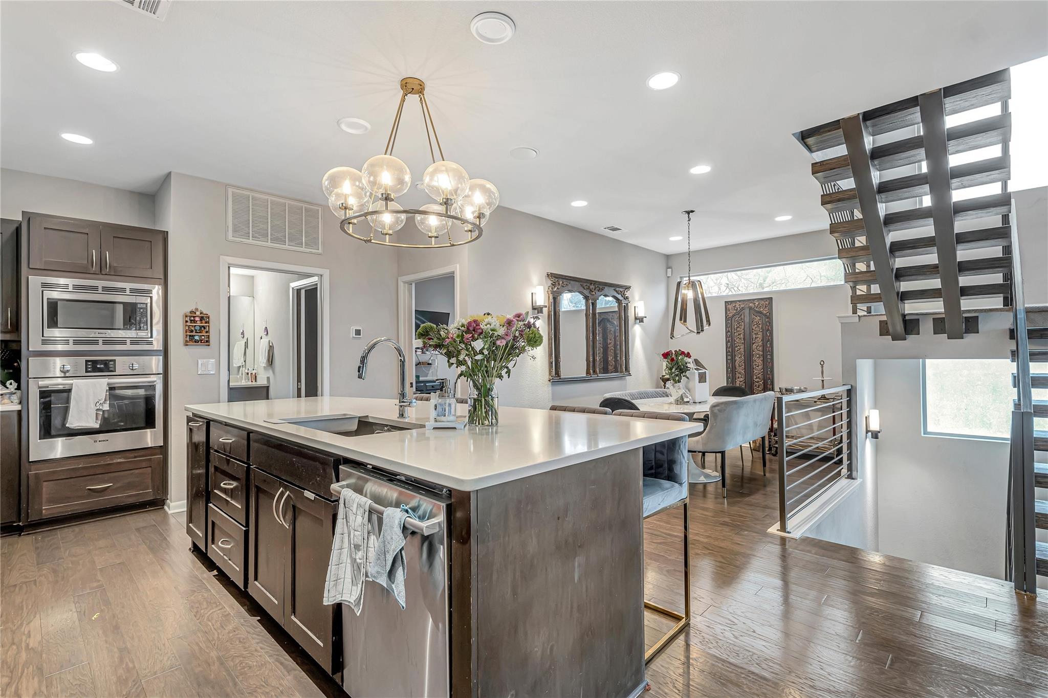 1142 Lost Creek Blvd # 12, Austin, TX 78746