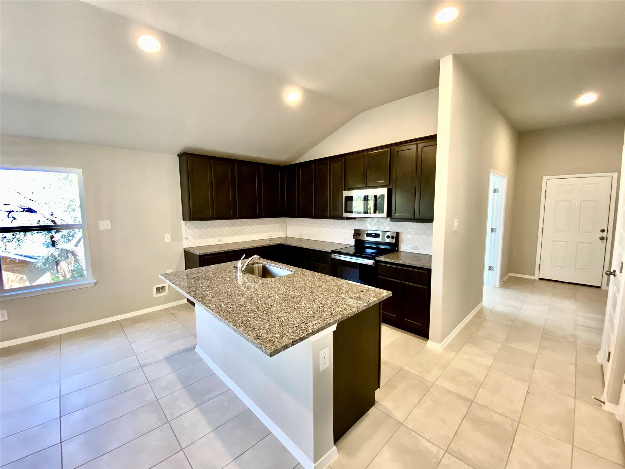 3702 Austin Cv, Lago Vista, TX 78645