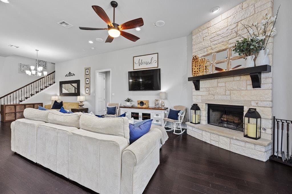 525 Garner Park Dr, Georgetown, TX 78628