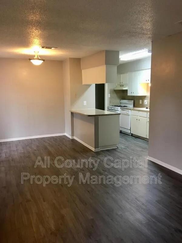 6506 S South First St # 103, Austin, TX 78745