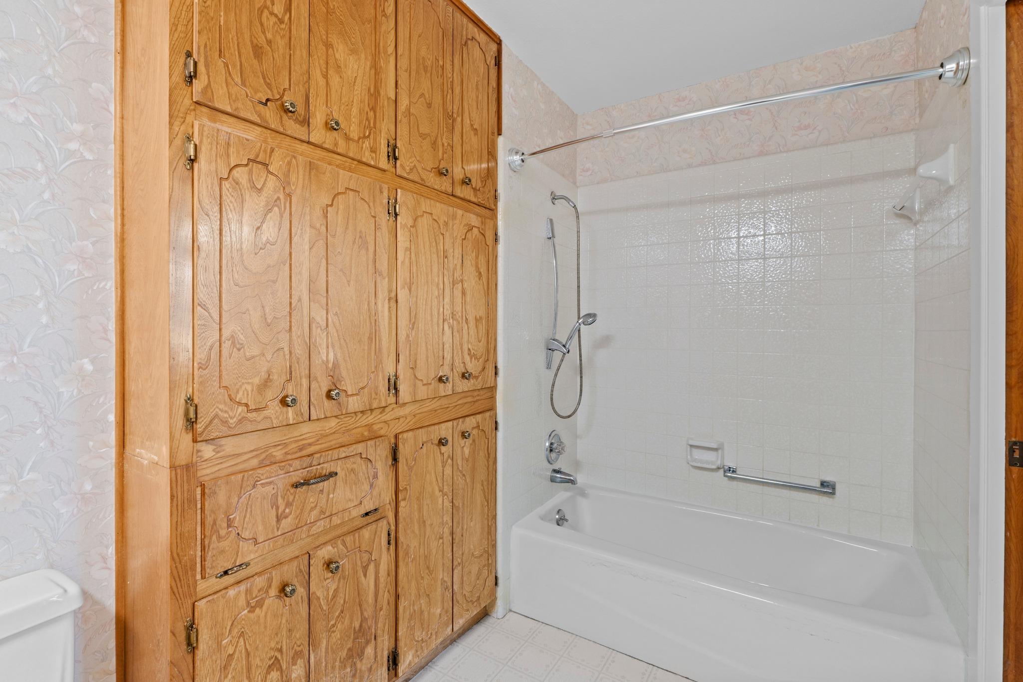 13 Hidden Acres Dr, Round Rock, TX 78665