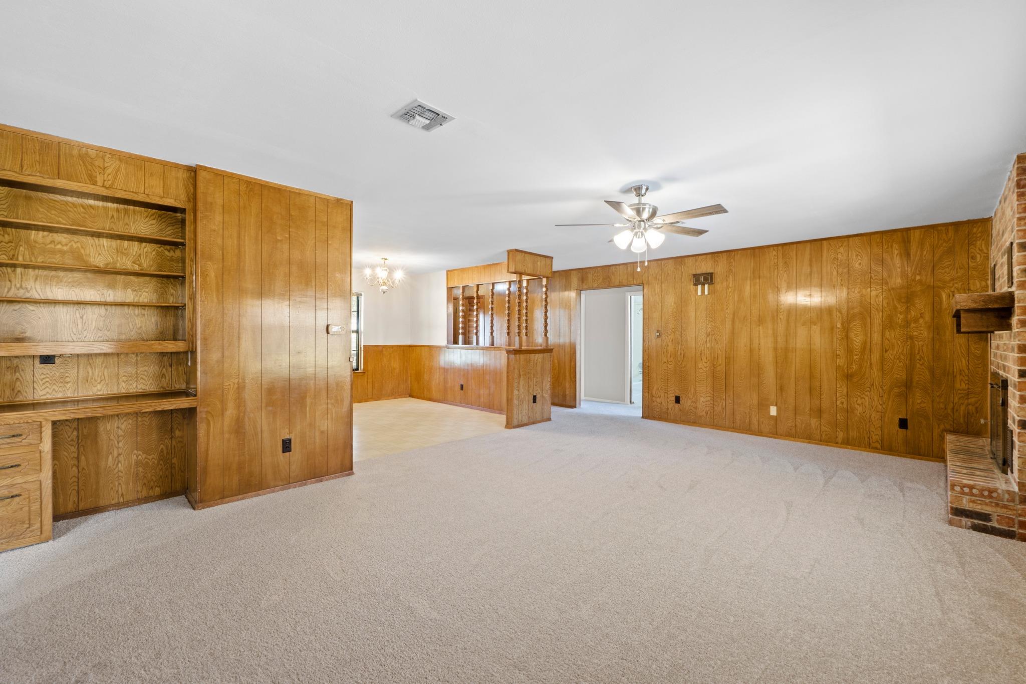 13 Hidden Acres Dr, Round Rock, TX 78665