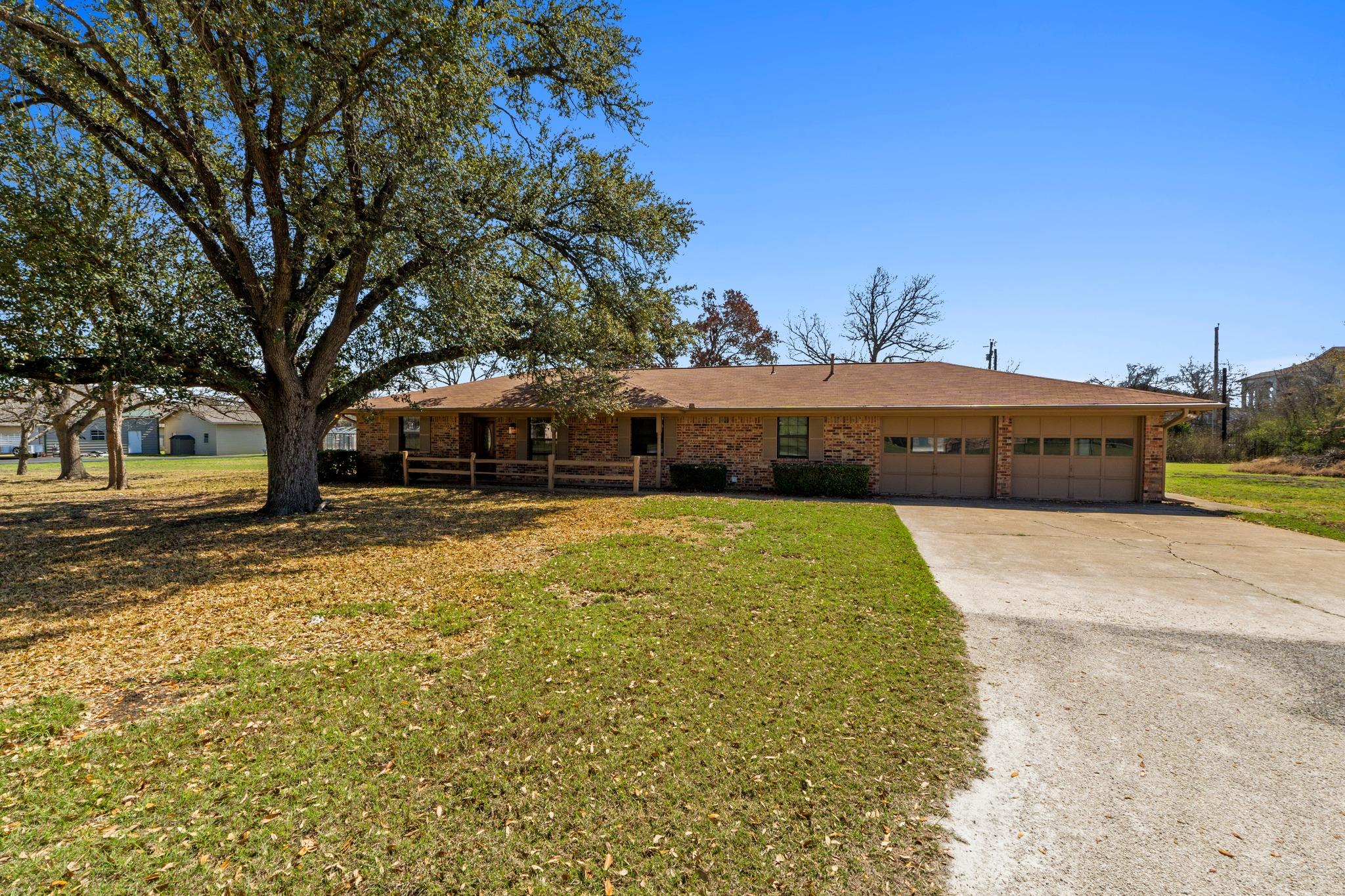 13 Hidden Acres Dr, Round Rock, TX 78665