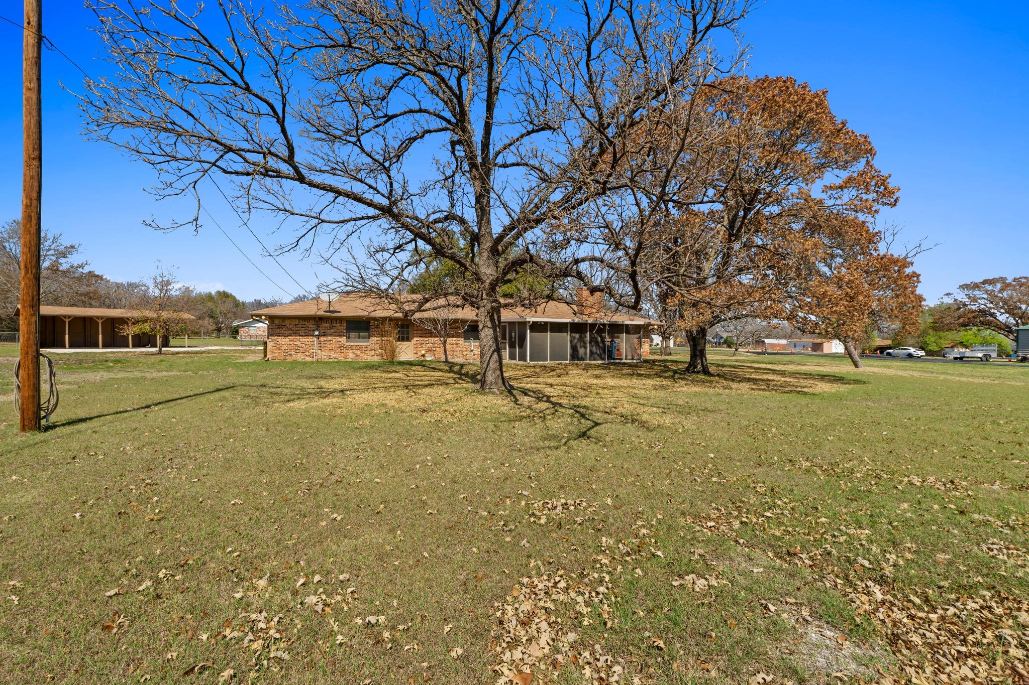 13 Hidden Acres Dr, Round Rock, TX 78665