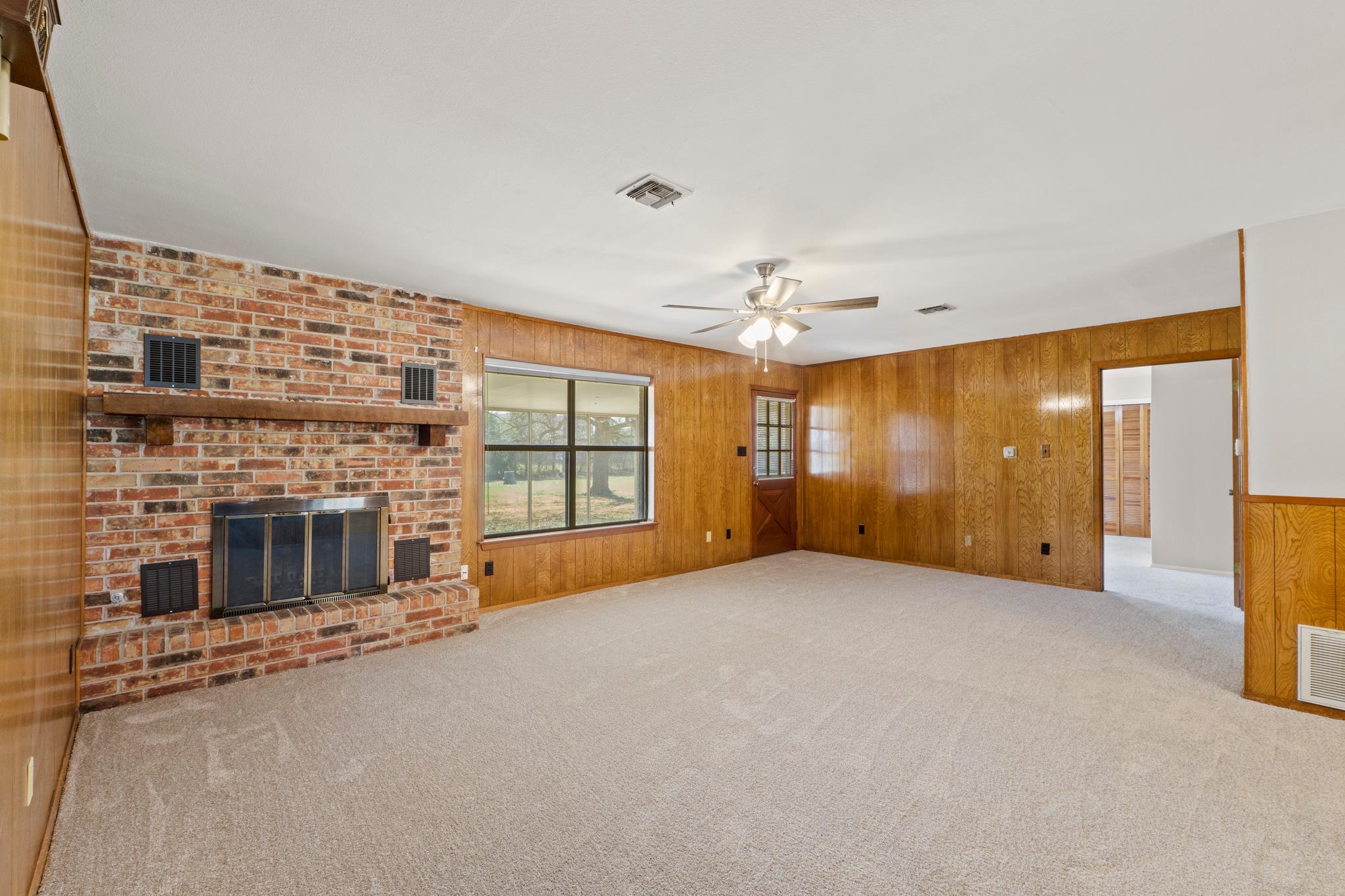 13 Hidden Acres Dr, Round Rock, TX 78665