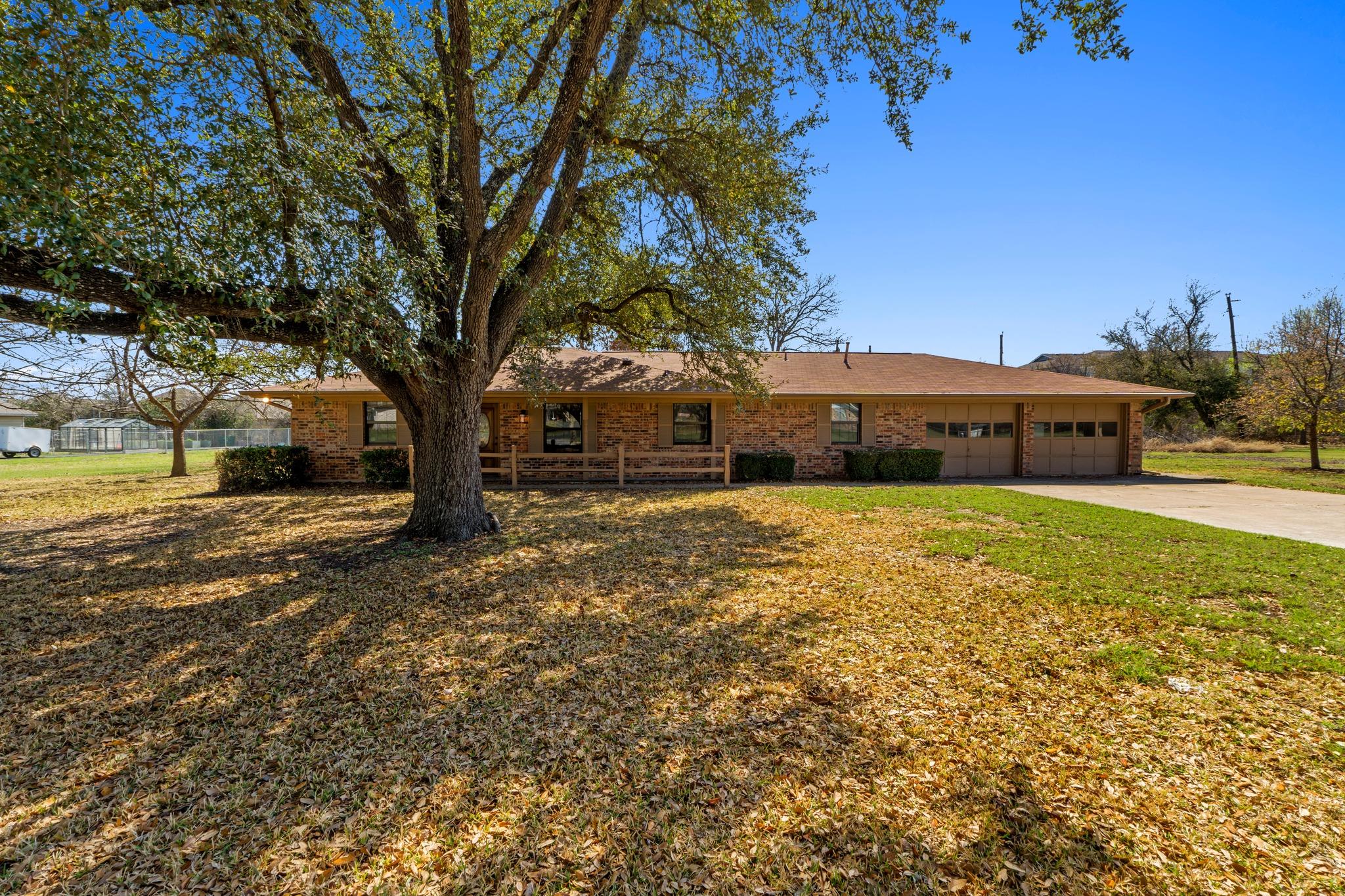 13 Hidden Acres Dr, Round Rock, TX 78665