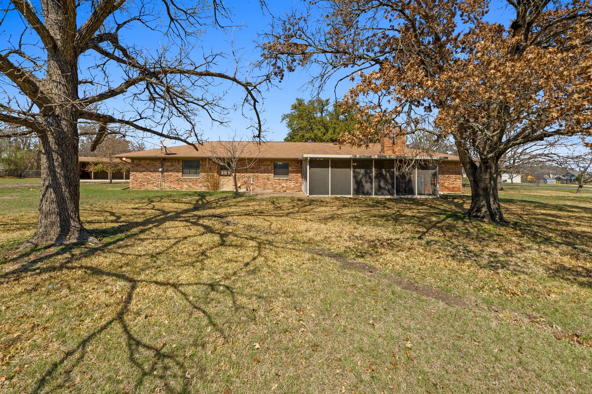13 Hidden Acres Dr, Round Rock, TX 78665