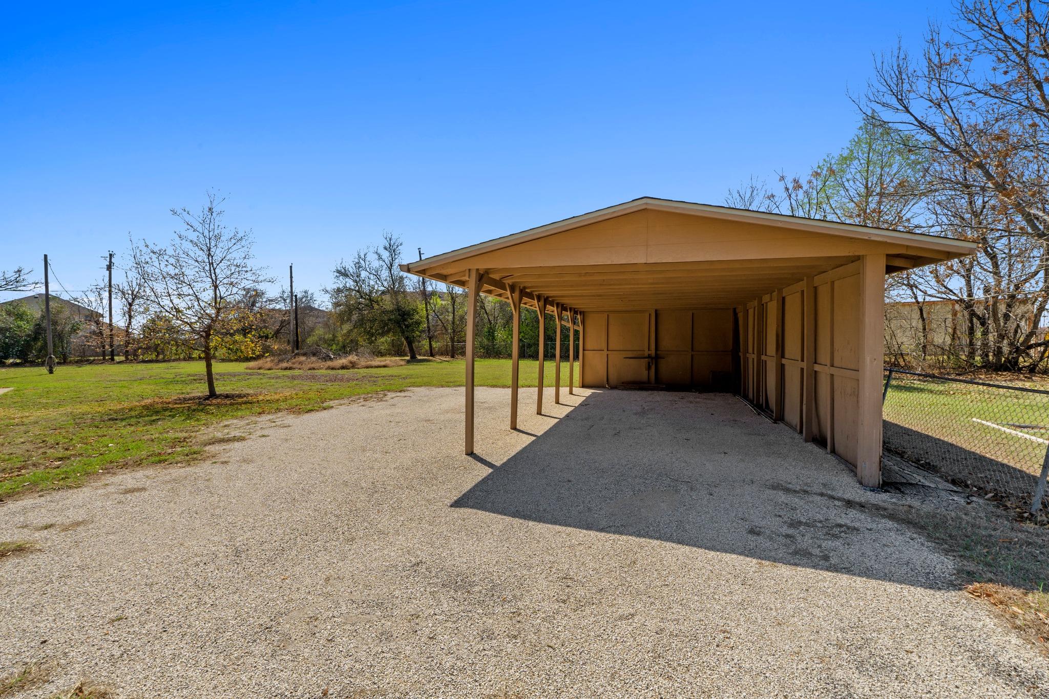 13 Hidden Acres Dr, Round Rock, TX 78665