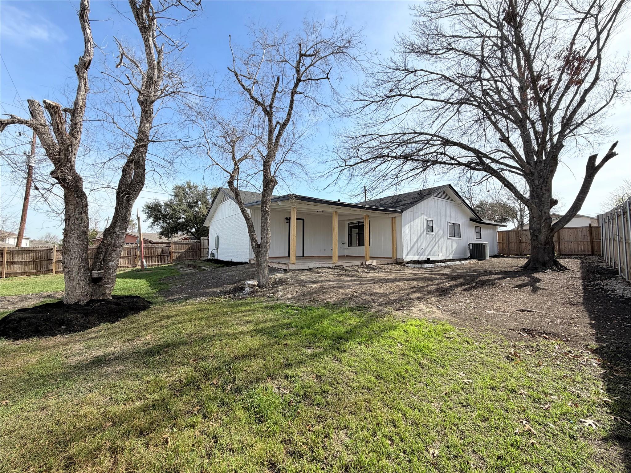 1504 Parkview Ln, San Marcos, TX 78666