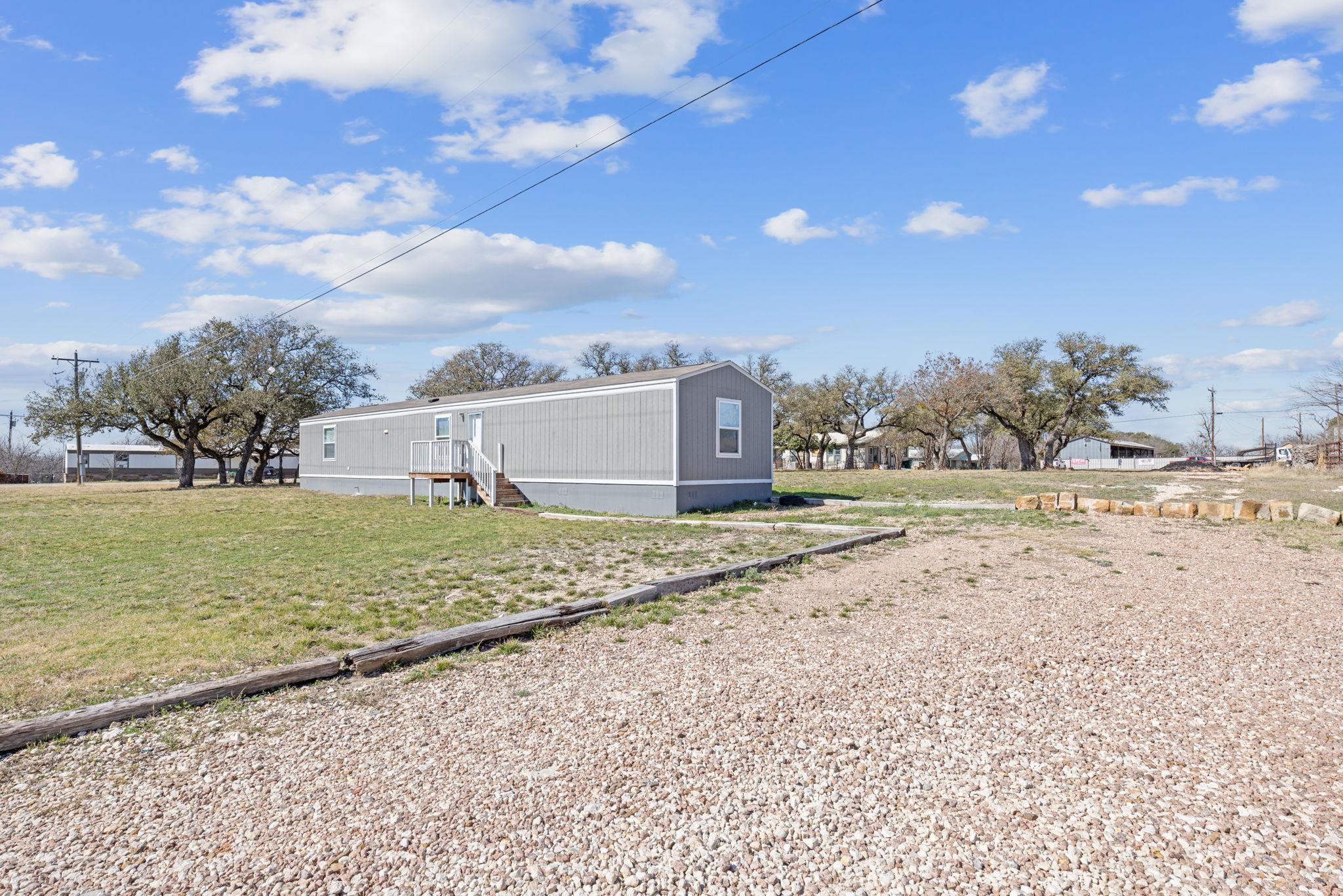 606 W Lampasas St, Lometa, TX 76853