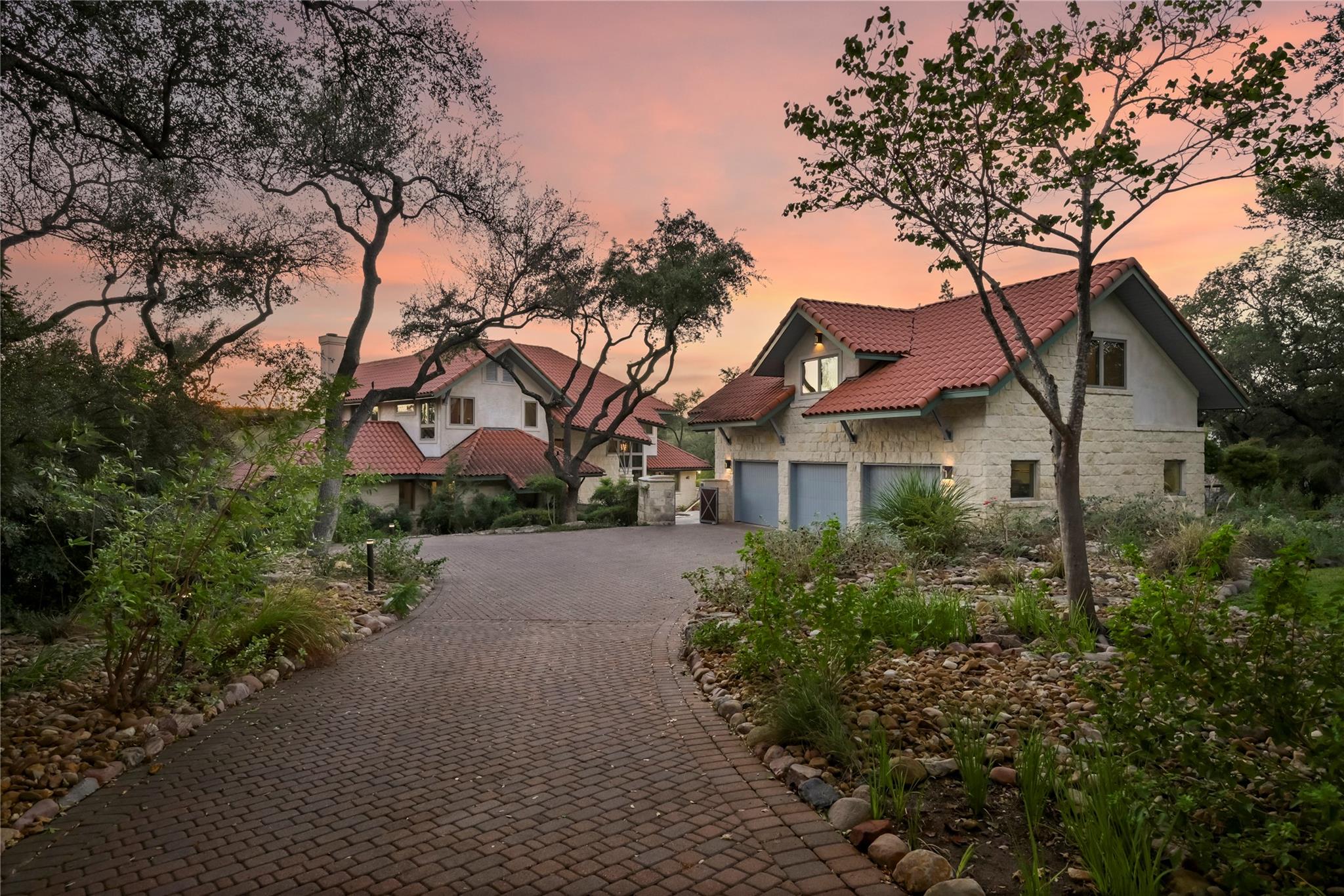 19905 Angel Bay Dr, Spicewood, TX 78669