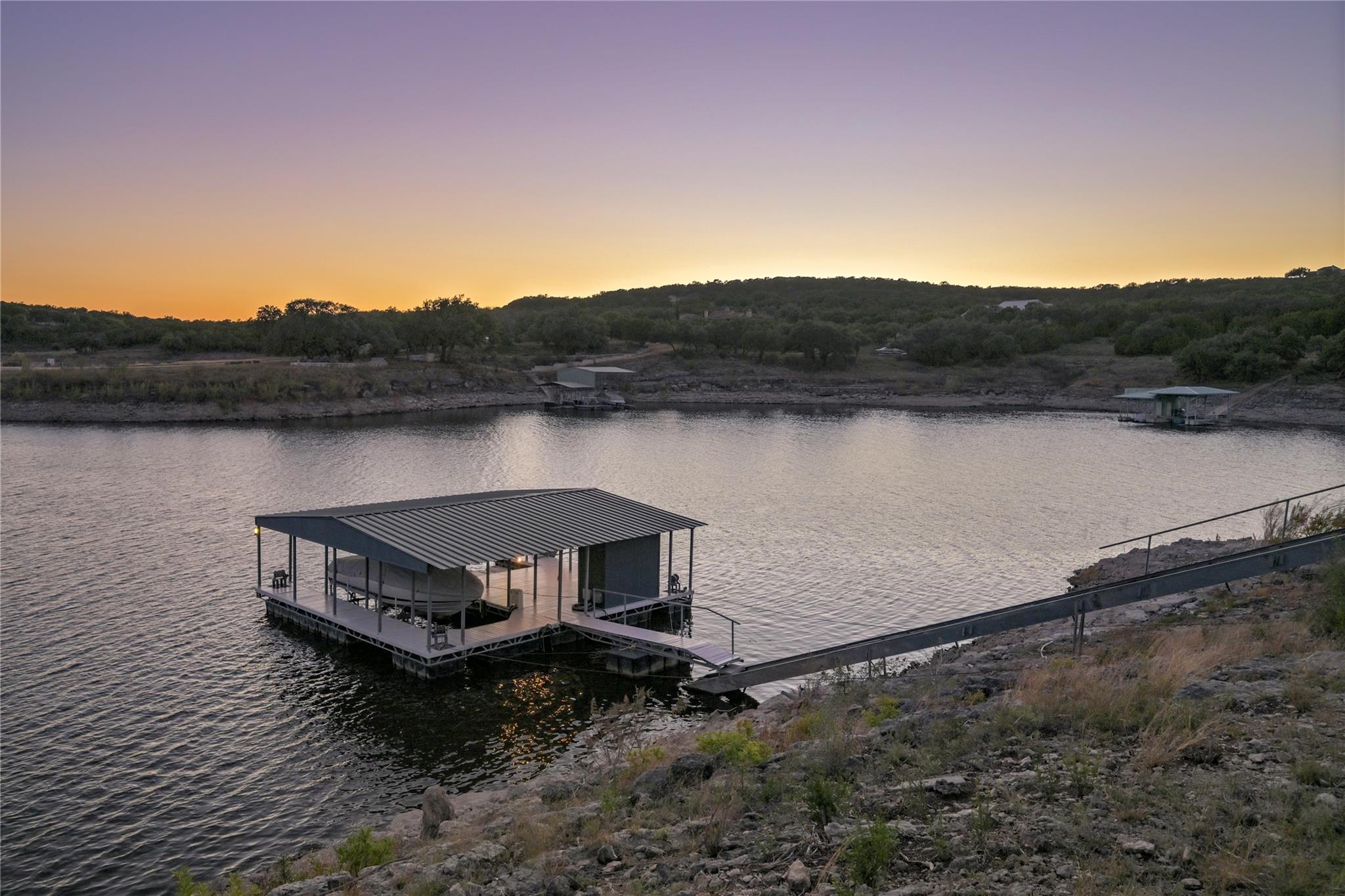 19905 Angel Bay Dr, Spicewood, TX 78669