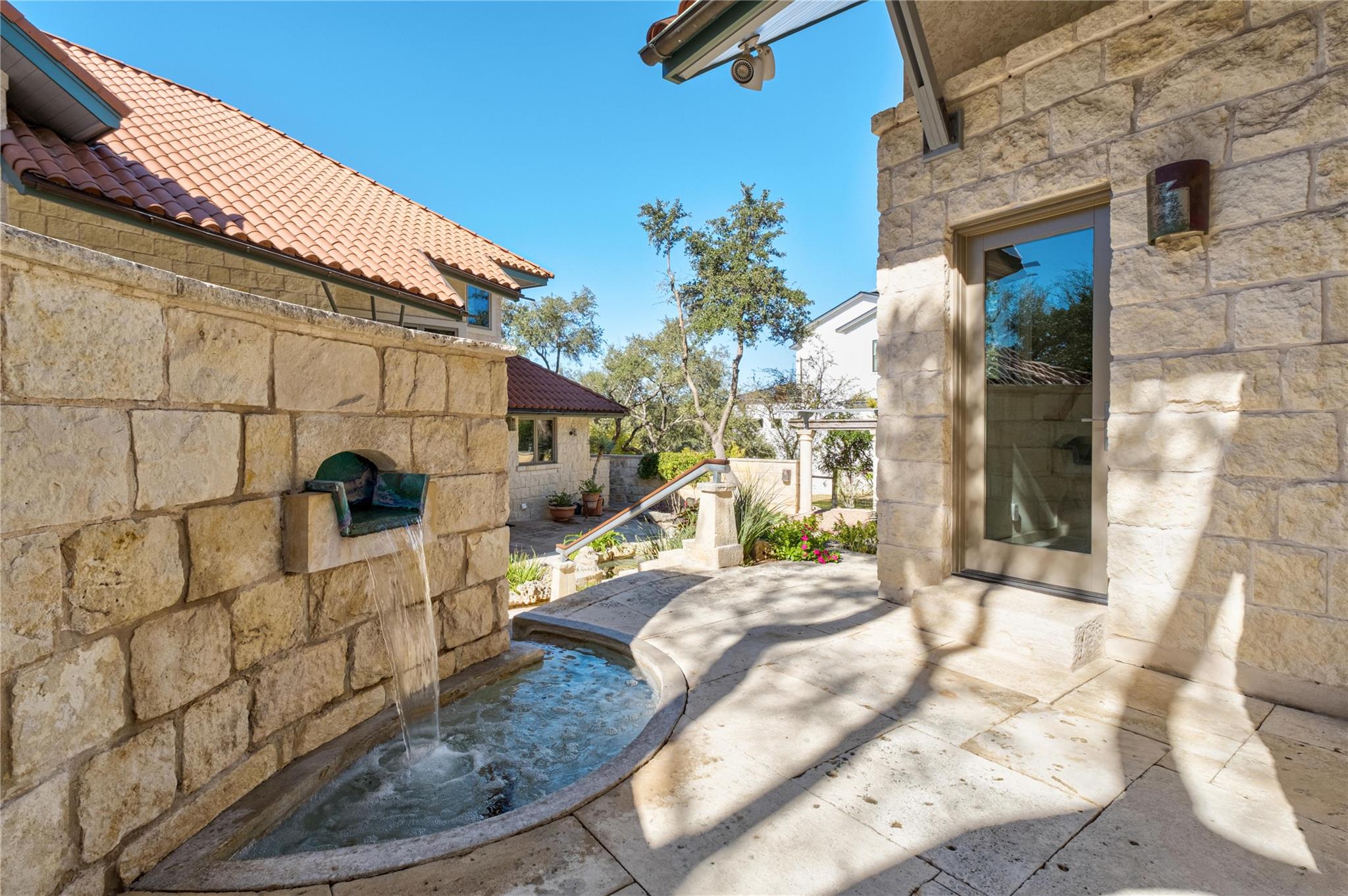 19905 Angel Bay Dr, Spicewood, TX 78669