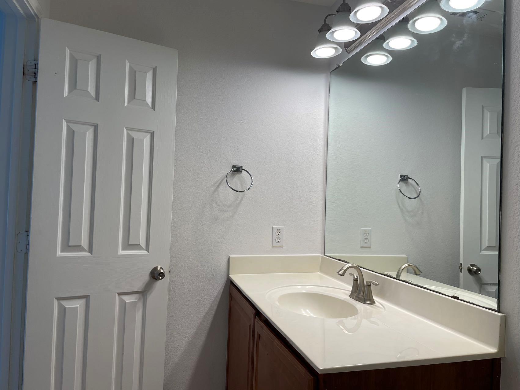 1900 Little Elm Trl # 31, Cedar Park, TX 78613