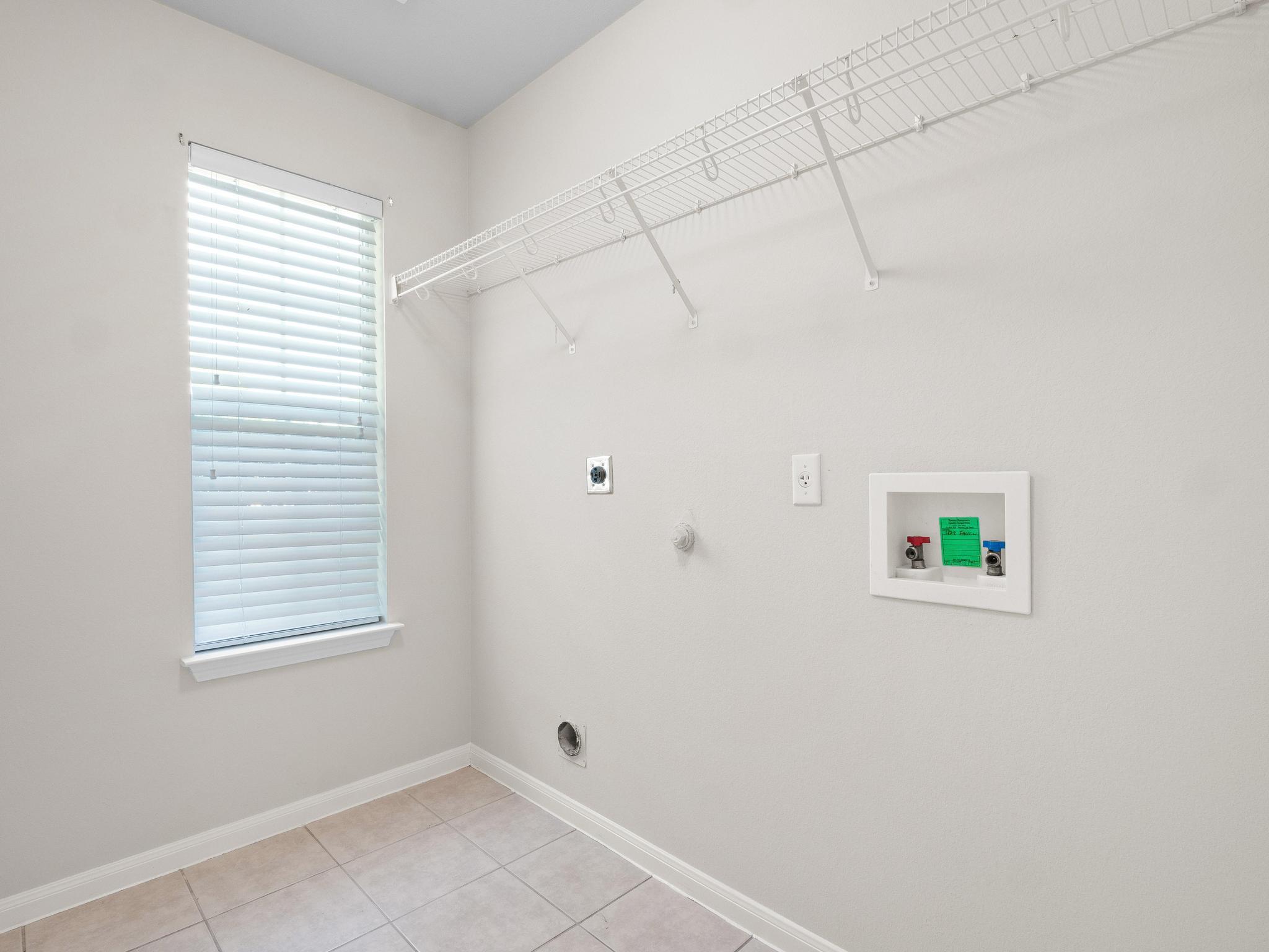 429 Falcon Ln, Leander, TX 78641