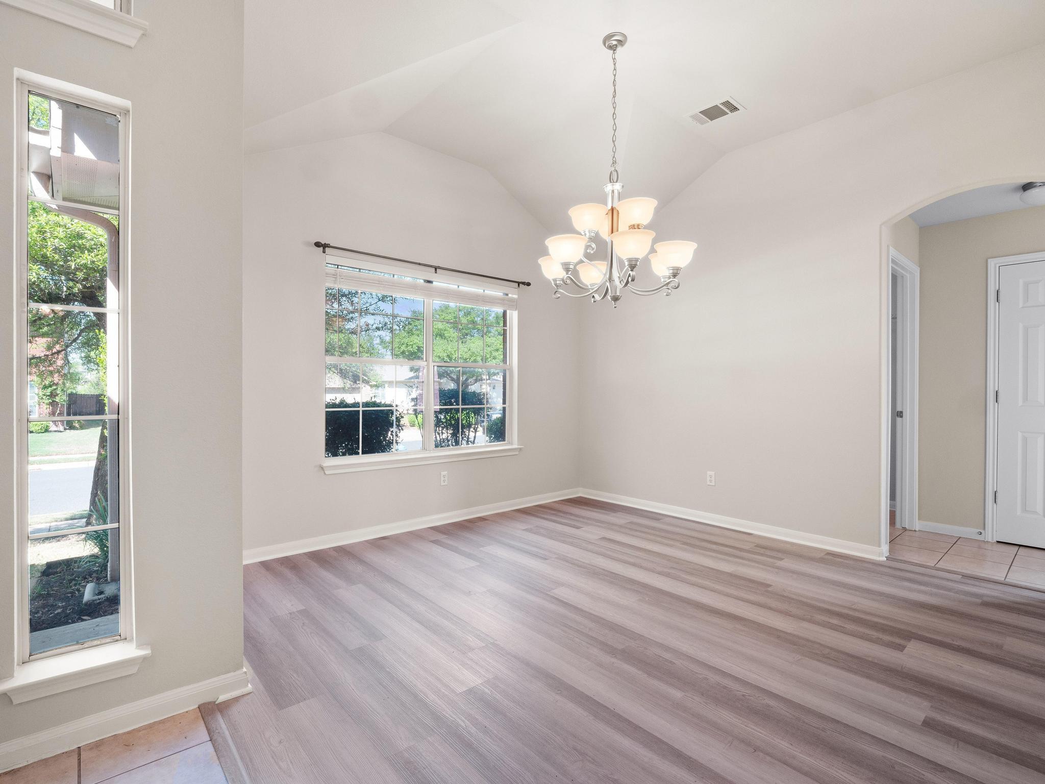 429 Falcon Ln, Leander, TX 78641