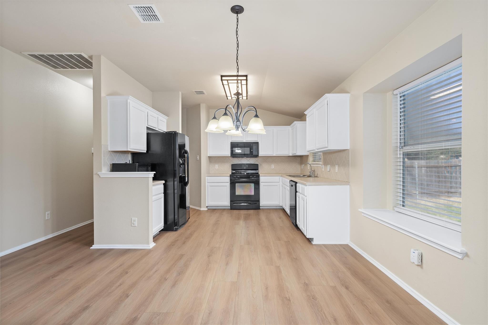 1113 Tudor House Rd, Pflugerville, TX 78660