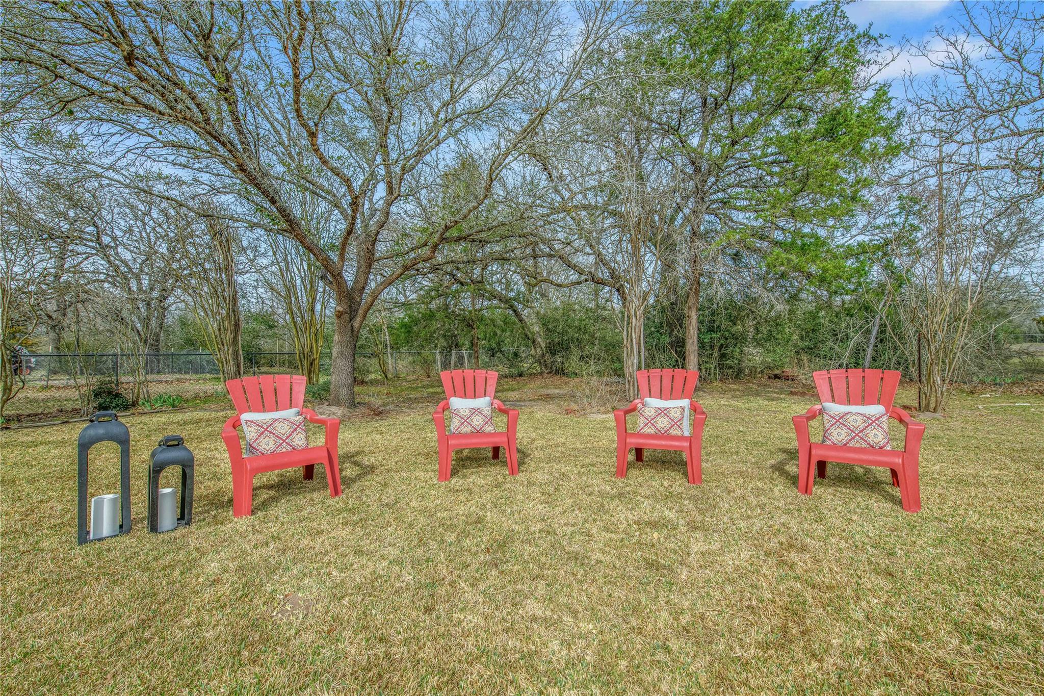 1002 Howe Dr, College Station, TX 77845